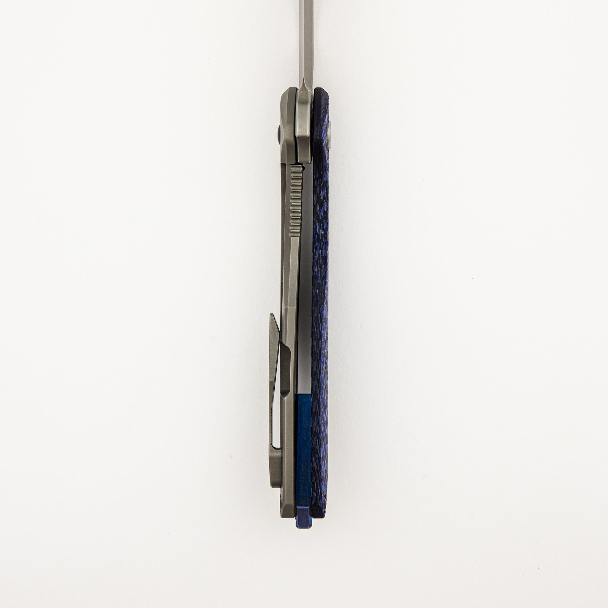 Arius - Titanium/Blue Twill Handle - CTS-XHP Blade