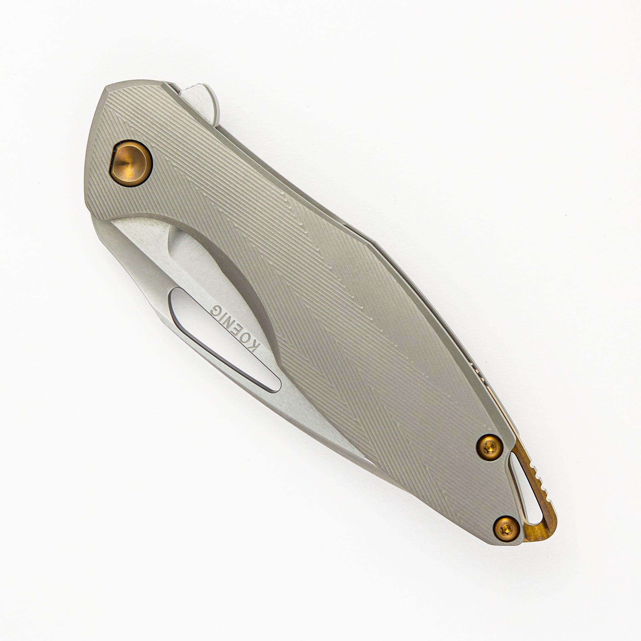 Koenig Arius - Patterned Titanium Handle - 20CV Blade