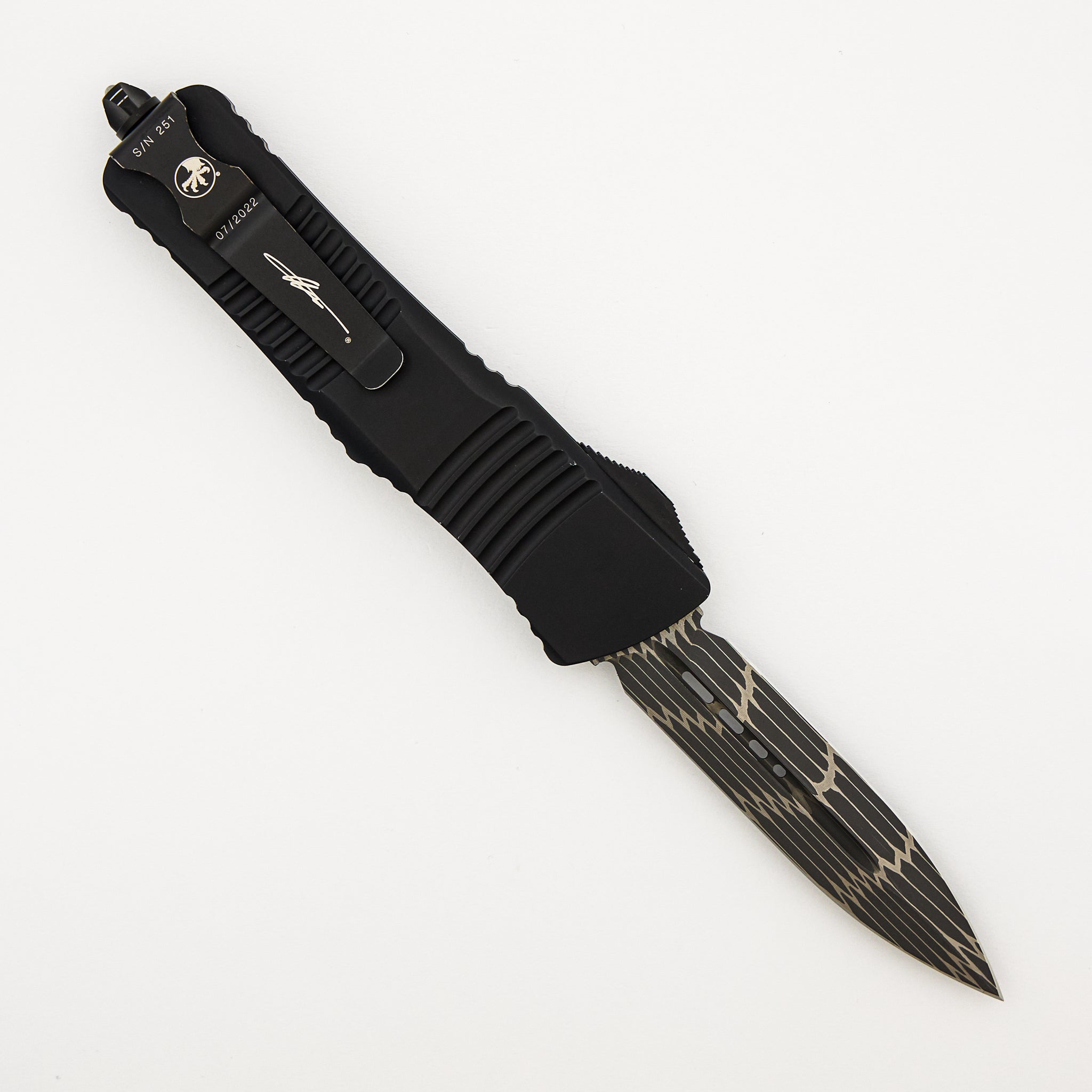 "Siganture Series" Combat Troodon D/E Carbon Fiber Top 142-16 CFS