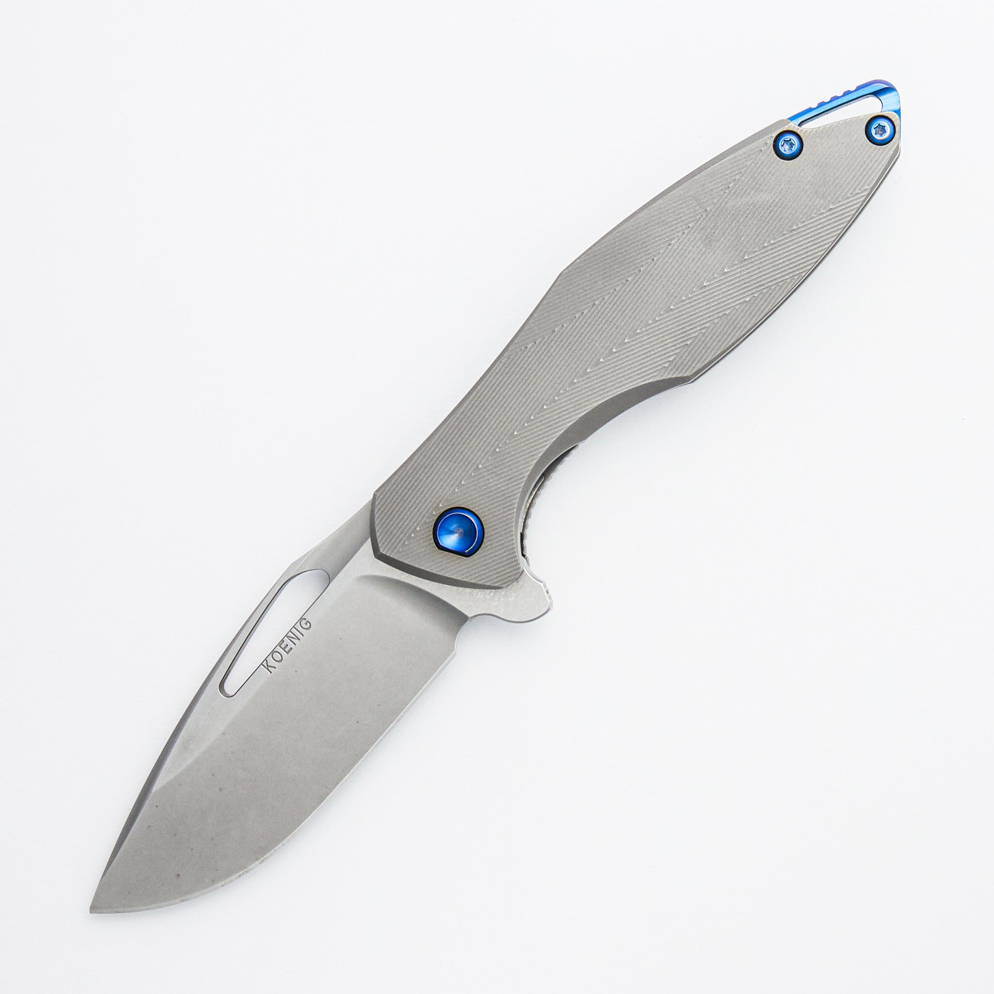 Arius - Patterned Titanium Handle - Blue Hardware - Burnished w/ Polished Flats M390 Blade