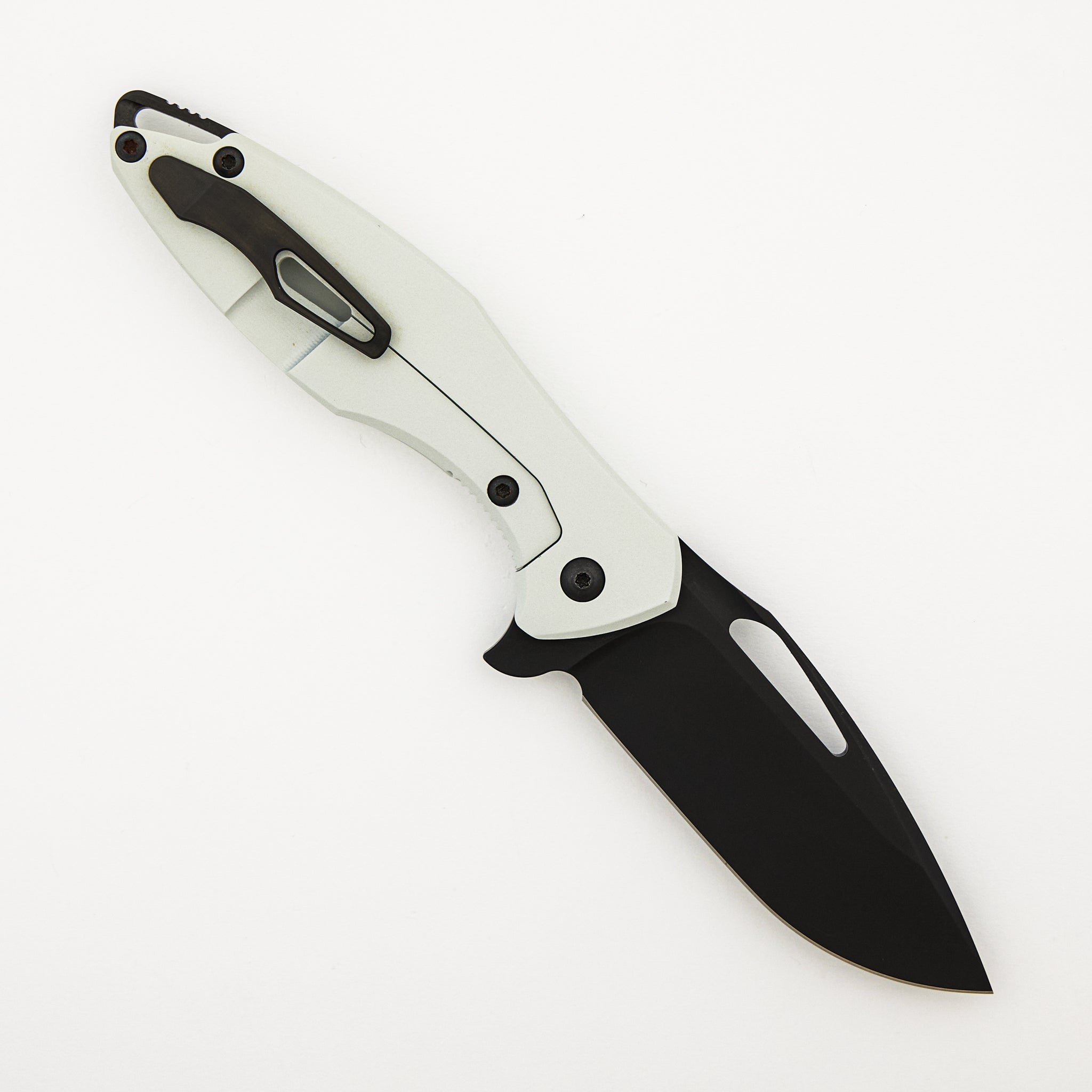 Arius - Smooth Titanium Handle - Black Hardware - Black CTS-XHP Blade