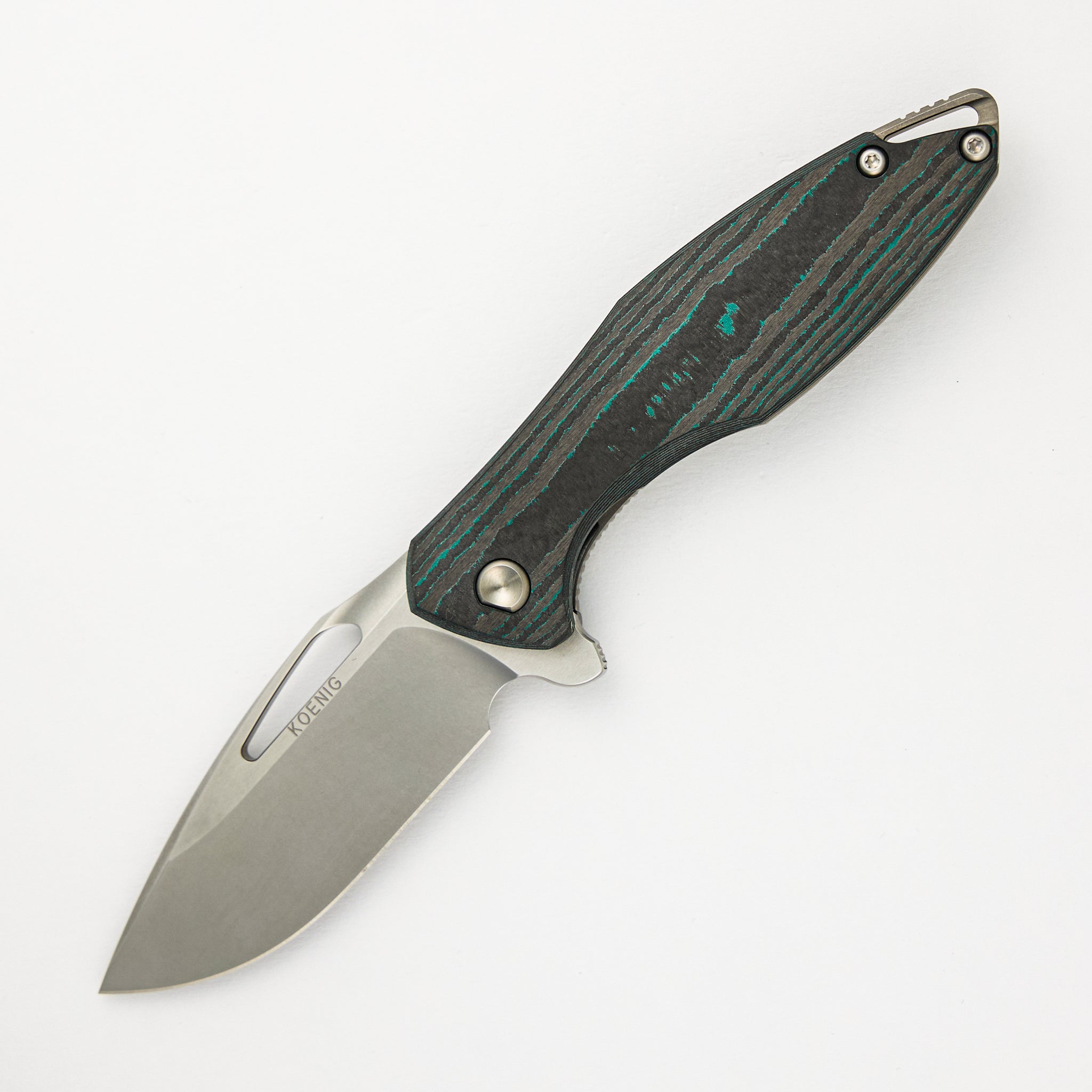 Koenig Arius - Titanium/Smooth Teal Camo Carbon Handle - M390 Blade