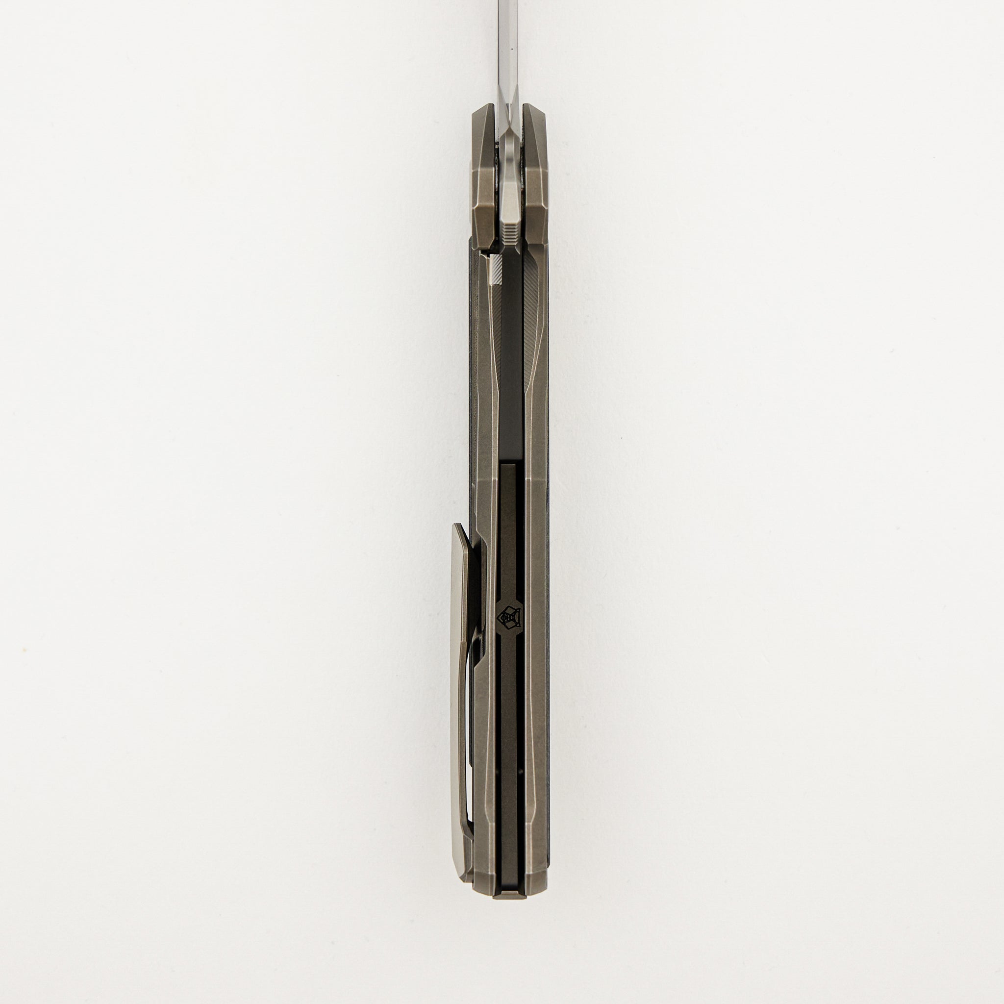 Quantum WKM - Titanium/White CarboTi Handle - S90V Blade - SRRBS