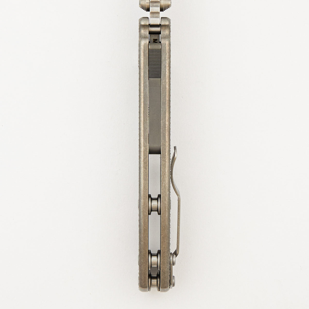 MGAD20 - Clip Point MagnaCut Blade - Textured Titanium Handle