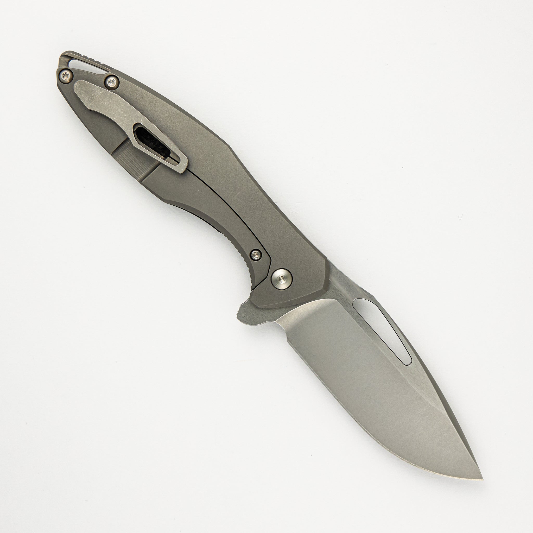 Arius - Titanium/Smooth Carbon Fiber Handle - Burnished W Polished Flats M390 Blade