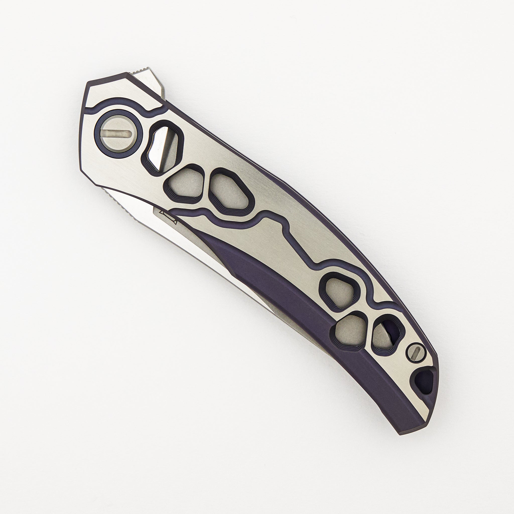 Alexey Konygin Collaboration Quantum “Cybonic Plague” – Cromax PM Blade - Satin/Purple – MRBS