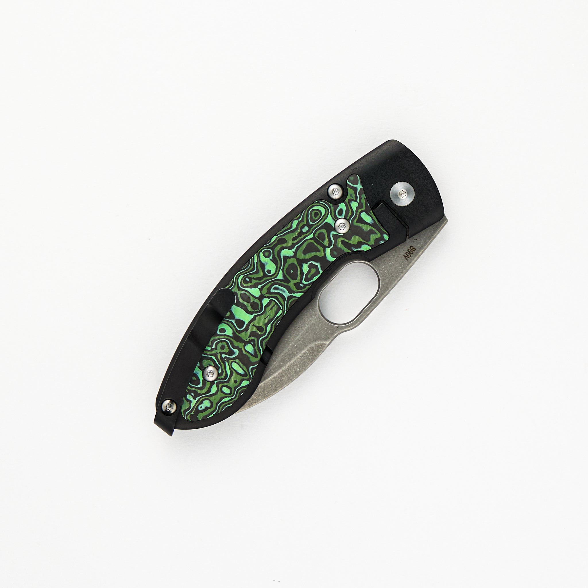 D Rocket Design Lum Leaf (Style 10) – Green/Black Carbon Fiber Inlays – Stonewash S90V Blade