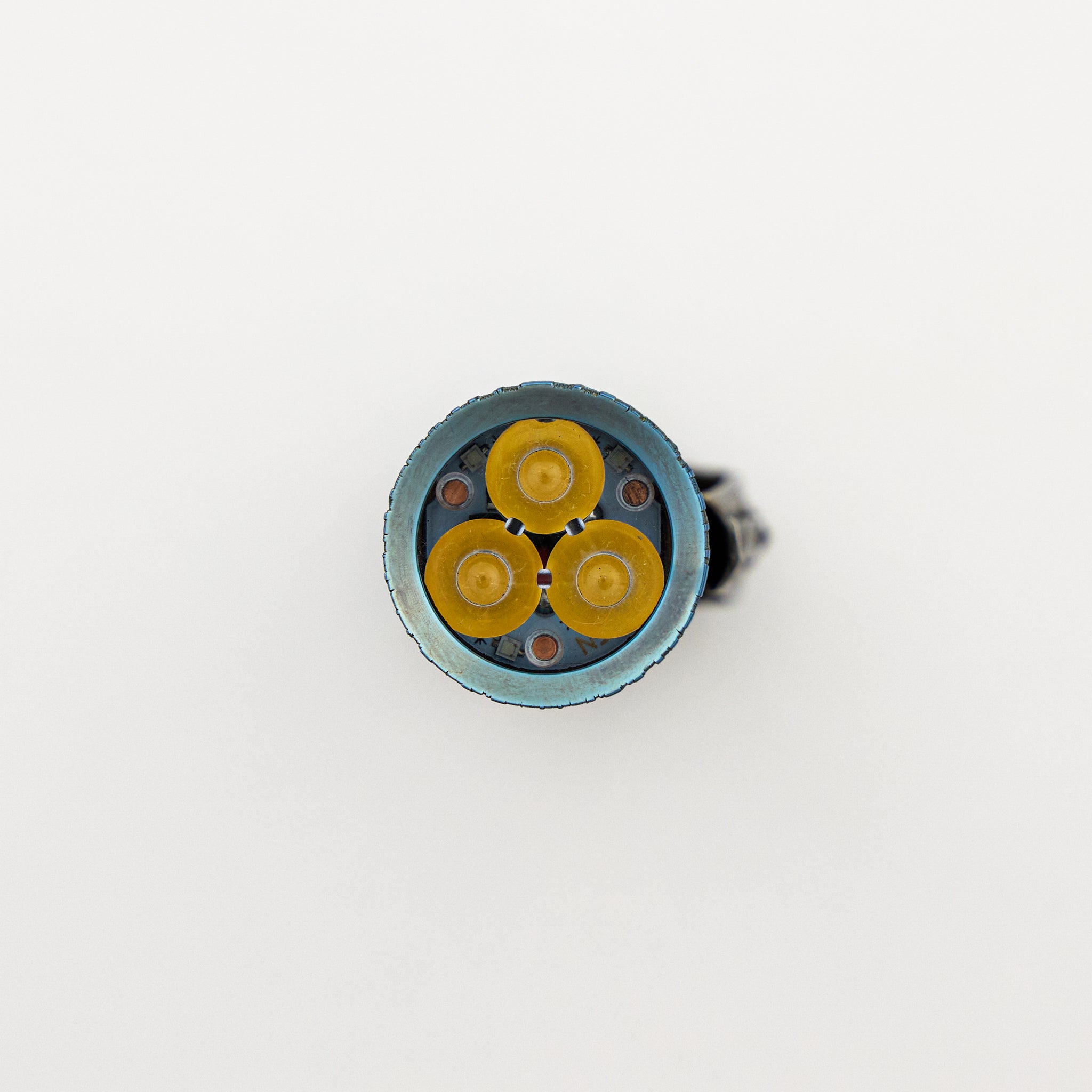 Cptn Axel Huckleberry Flashlight – Titanium - Polished Arctic Wood Grain