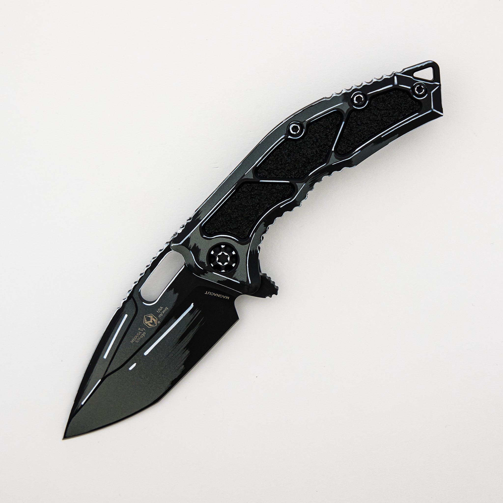 Medusa Manual - Tanto - Gray - CEL Shading