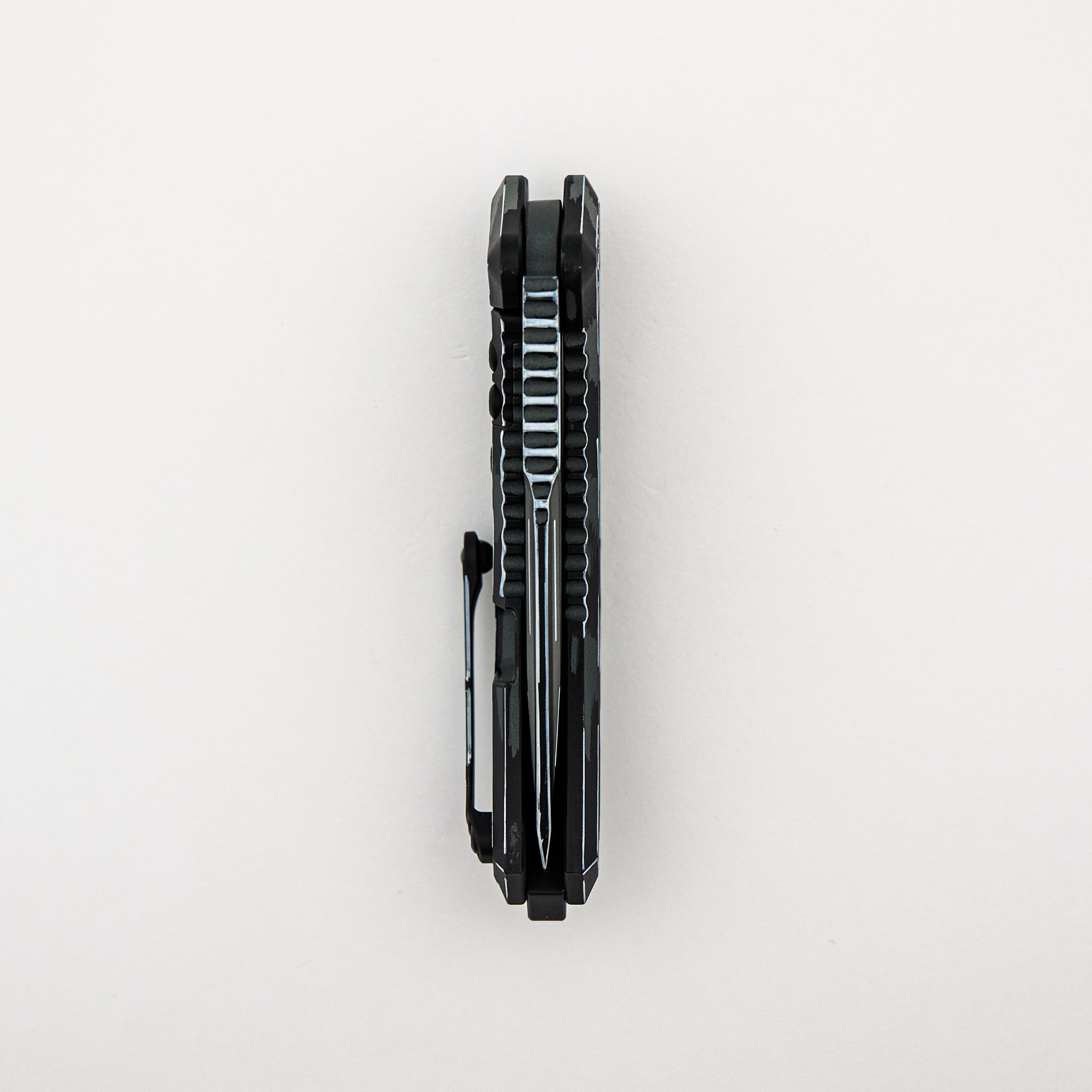 Medusa Manual - Tanto - Gray - CEL Shading