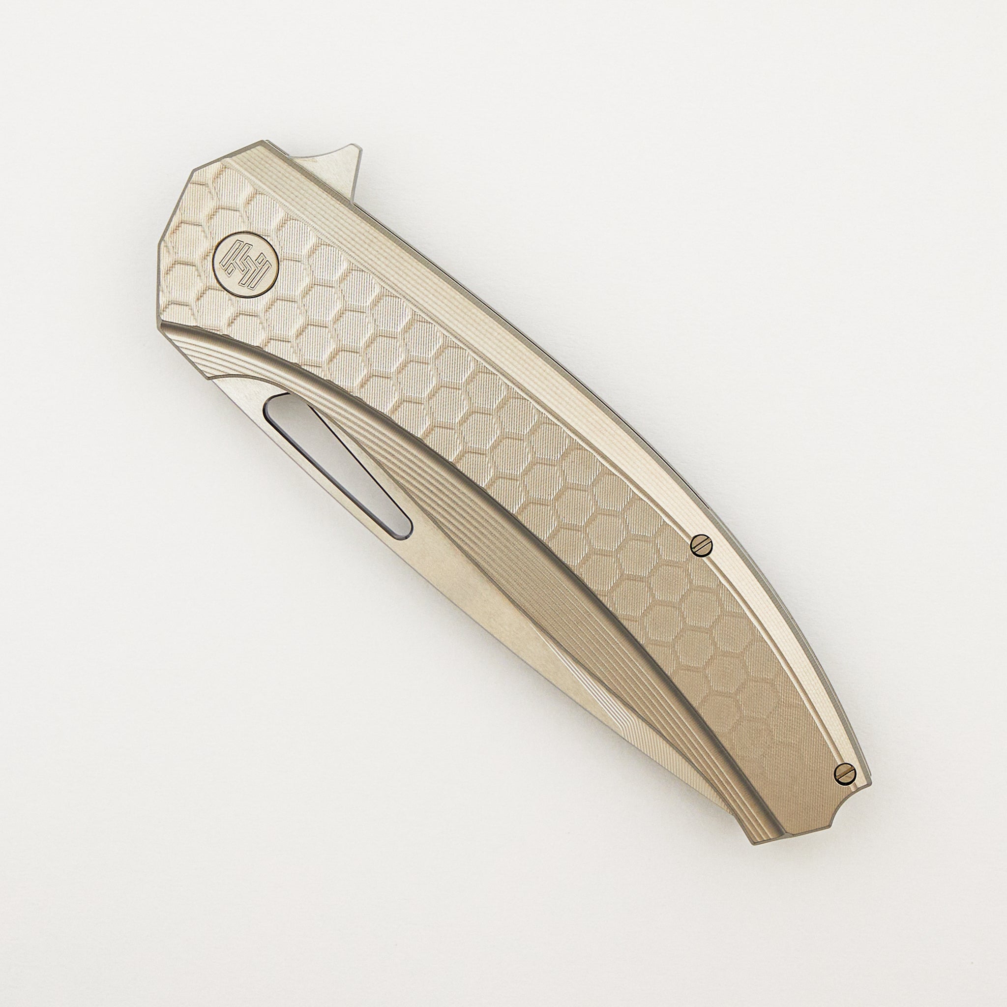 Veli – Blasted Finish Titanium Handle W/ Fade Honeycomb Pattern – RWL-34 Blade – Blasted Finish Titanium Hardware - S/N 423