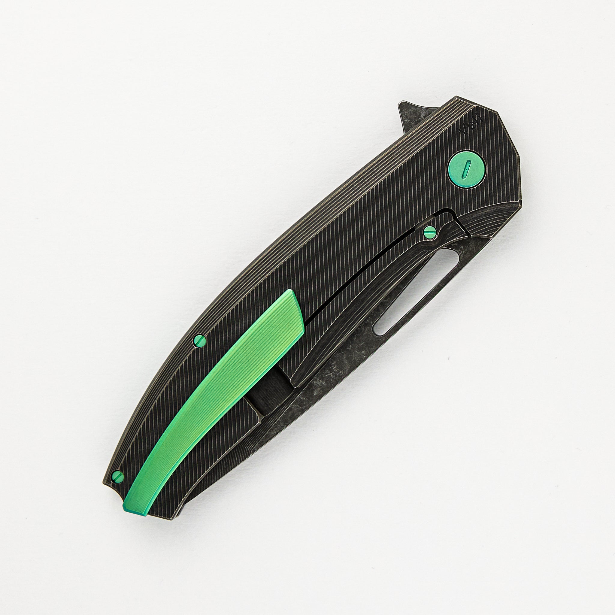 Hog House Knives Veli – Dark Stonewashed Textured Titanium Handle – RWL-34 Blade – Green Titanium Hardware