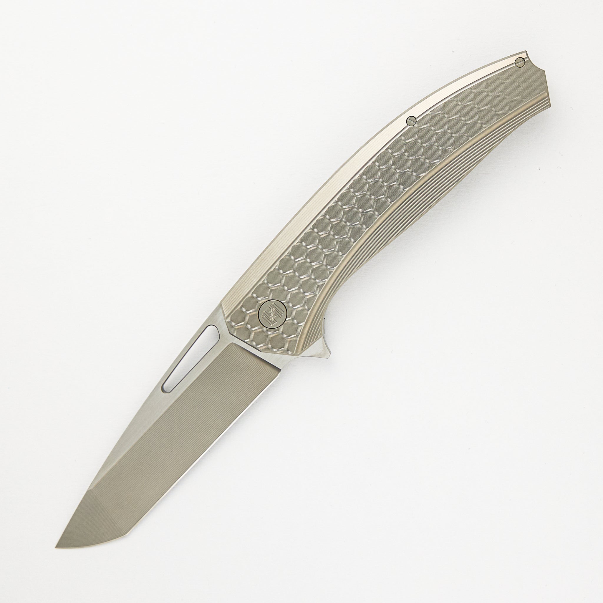 Veli – Fade Honeycomb Textured Titanium Handle – RWL-34 Blade – Blasted Titanium Hardware