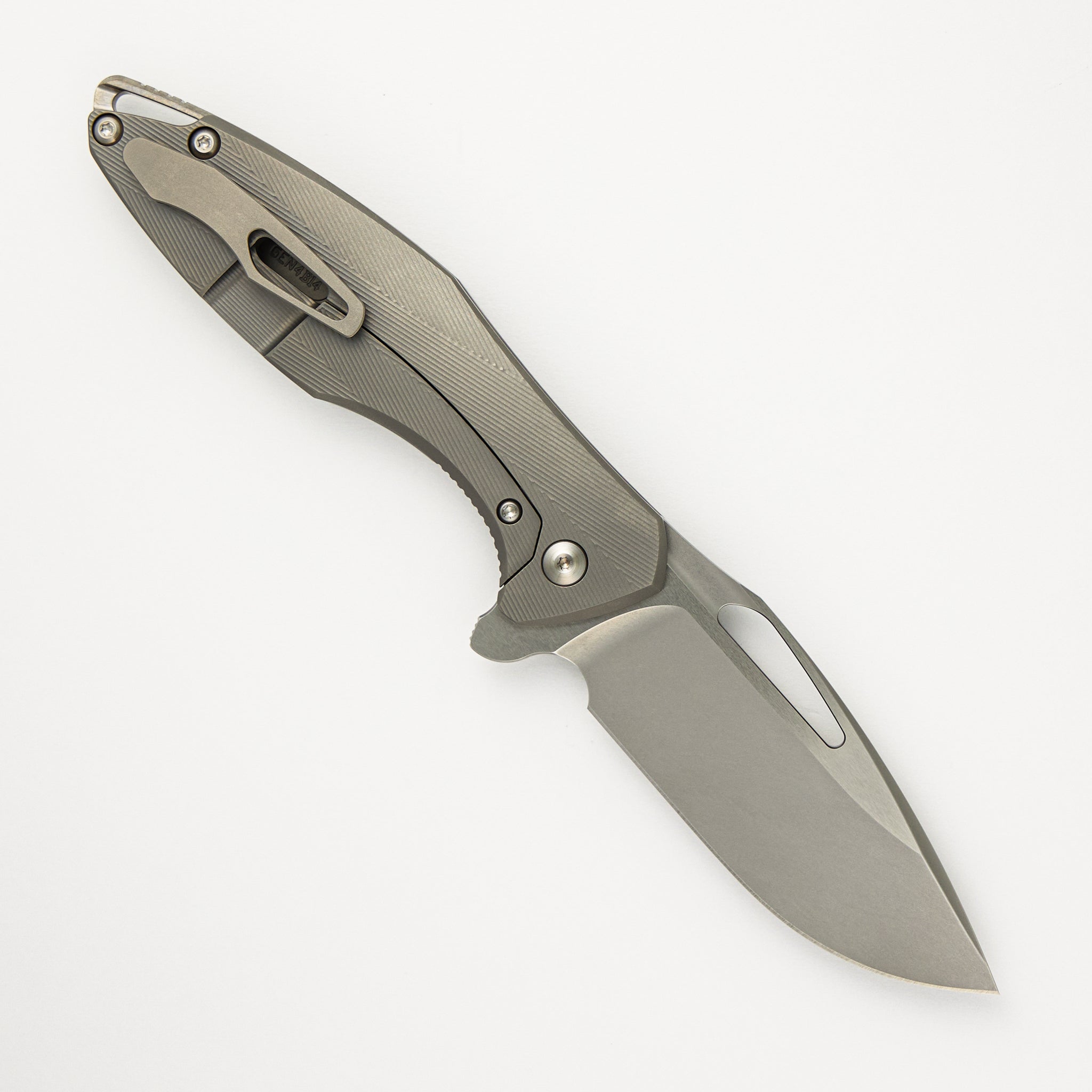 Arius - Patterned Titanium Handle - Silver Hardware - Burnished W/ Polished Flats M390 Blade