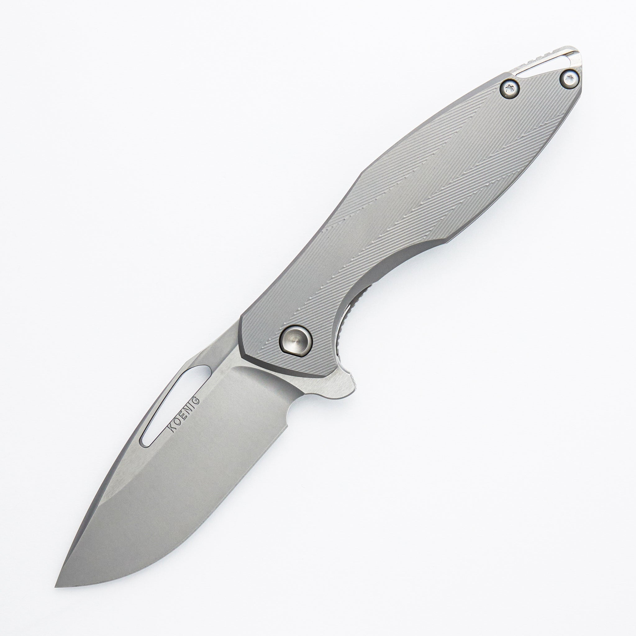 Arius - Patterned Titanium Handle - Silver Hardware - Burnished w/ Polished Flats M390 Blade