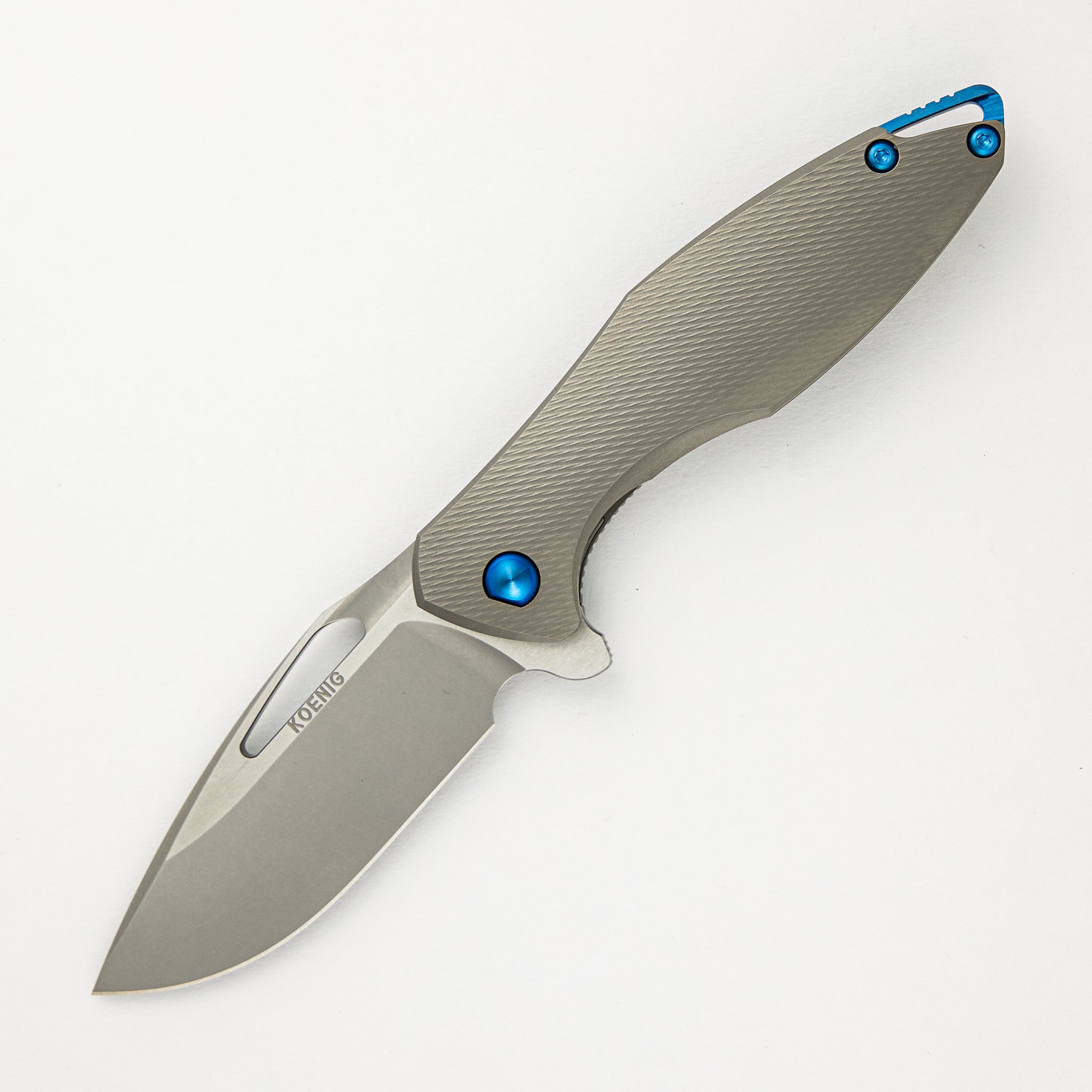 Koenig Knives Arius - Corda Titanium Handle - Blue Hardware - Burnished W/ Polished Flats M390 Blade