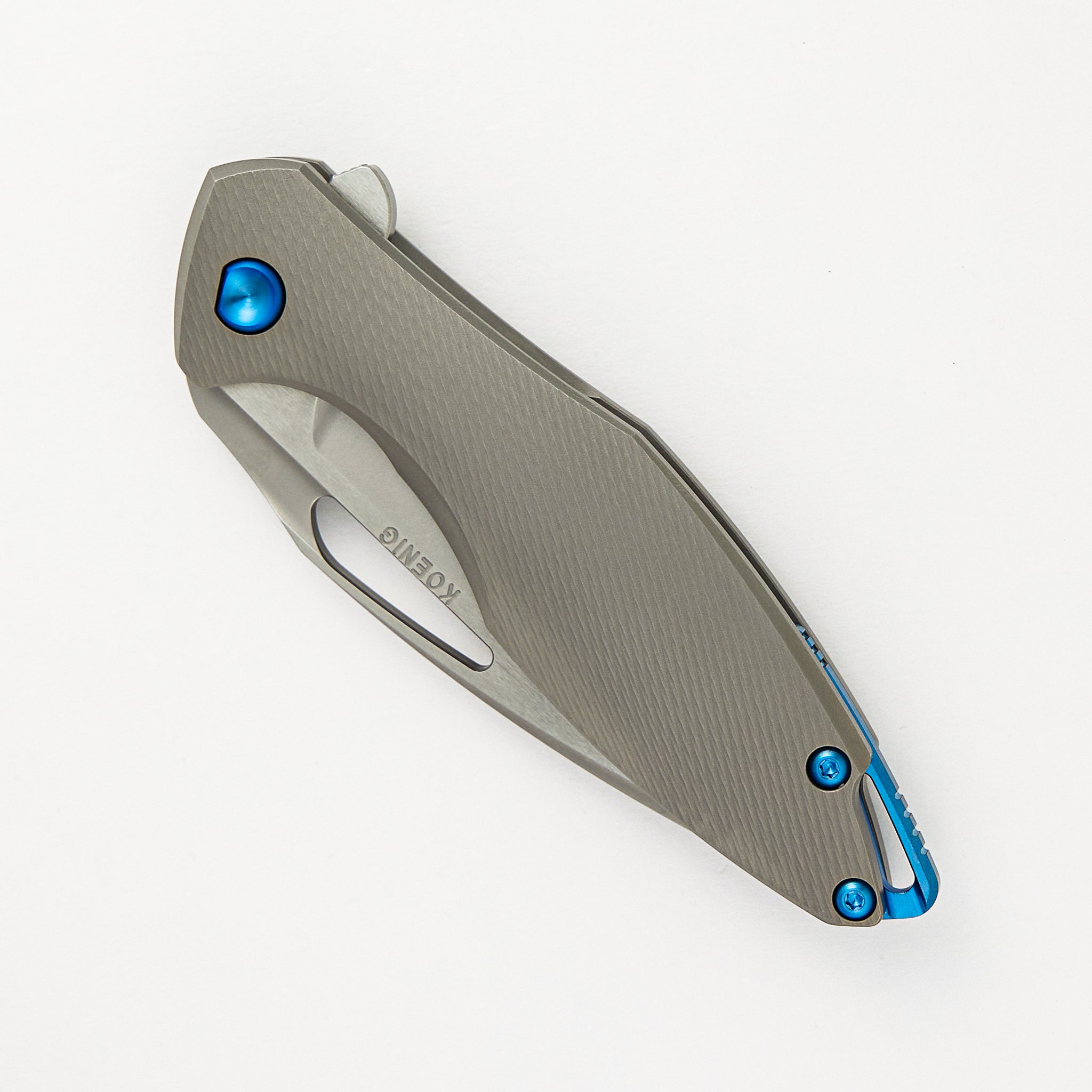 Koenig Knives Arius - Corda Titanium Handle - Blue Hardware - Burnished W/ Polished Flats M390 Blade