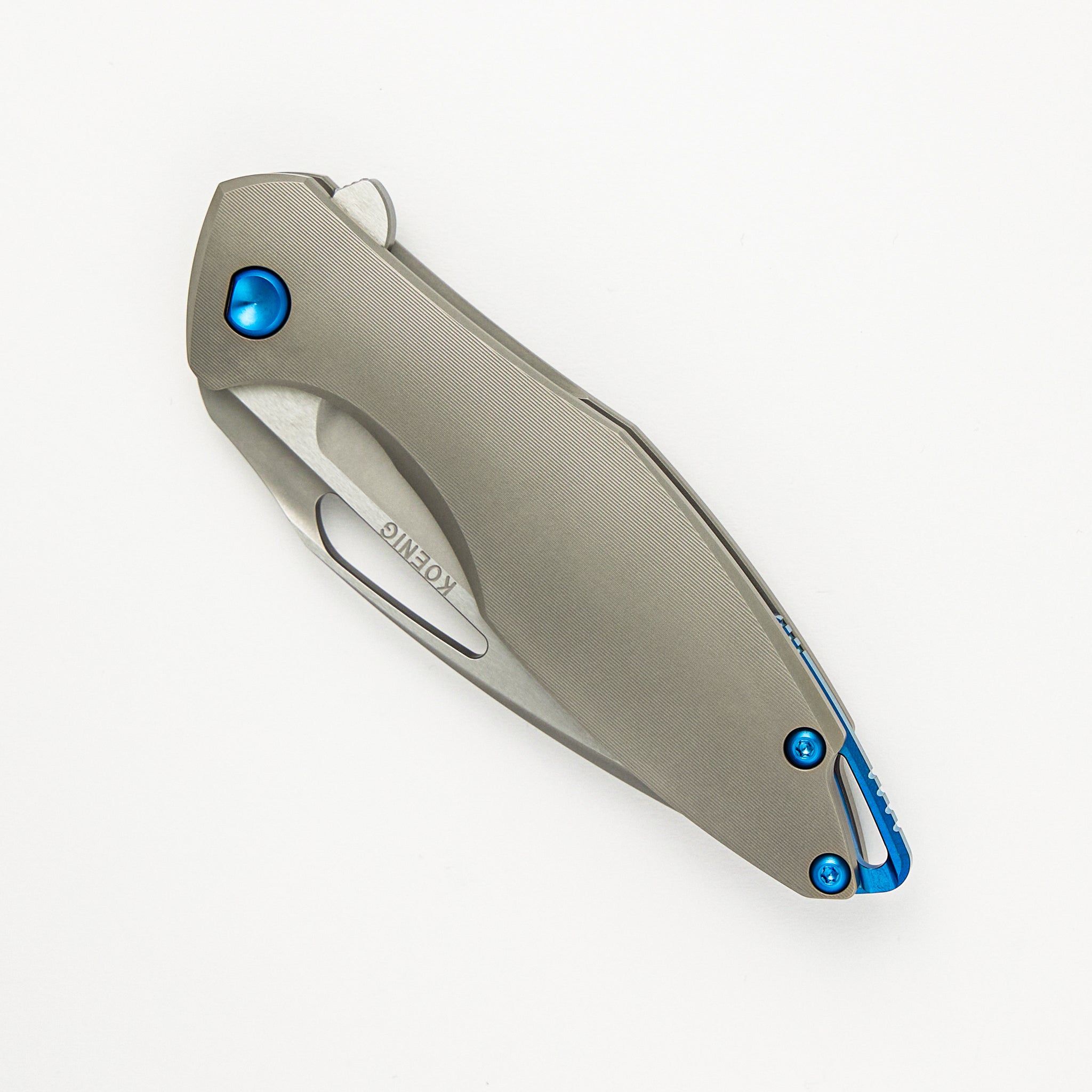 Koenig Knives Arius - Pinstripe Titanium Handle - Blue Hardware - Burnished W/ Polished Flats M390 Blade