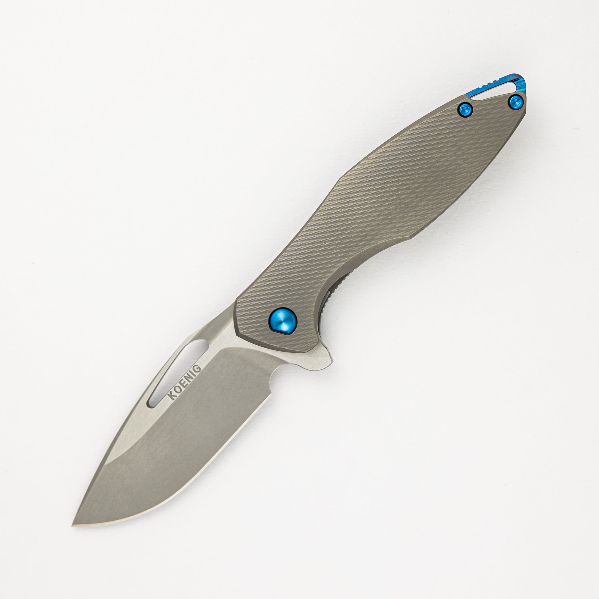 Mini Arius - Corda Titanium Handle - Blue Hardware -  Burnished W/ Polished Flats M390 Blade