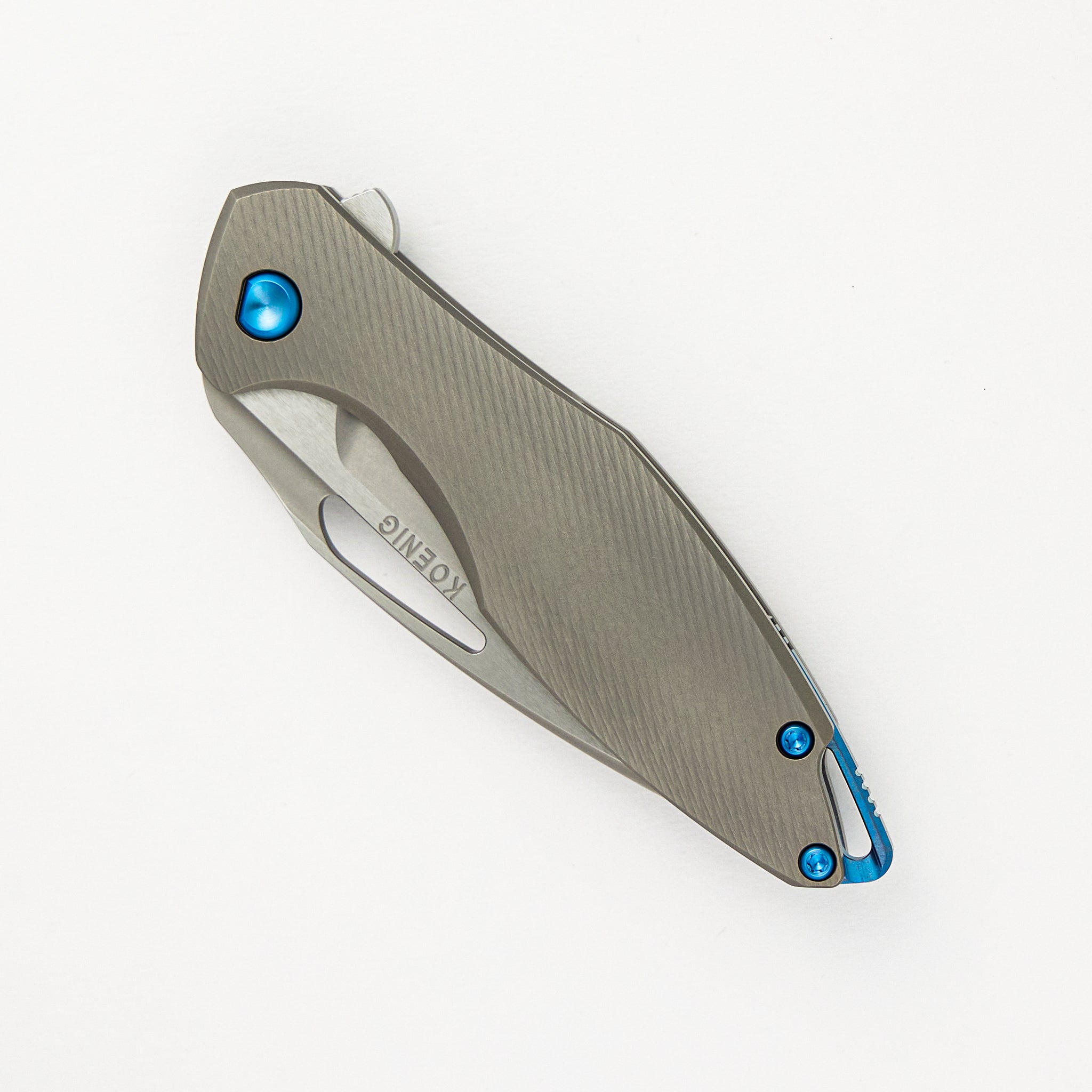 Koenig Mini Arius - Corda Titanium Handle - Blue Hardware -  Burnished W/ Polished Flats M390 Blade