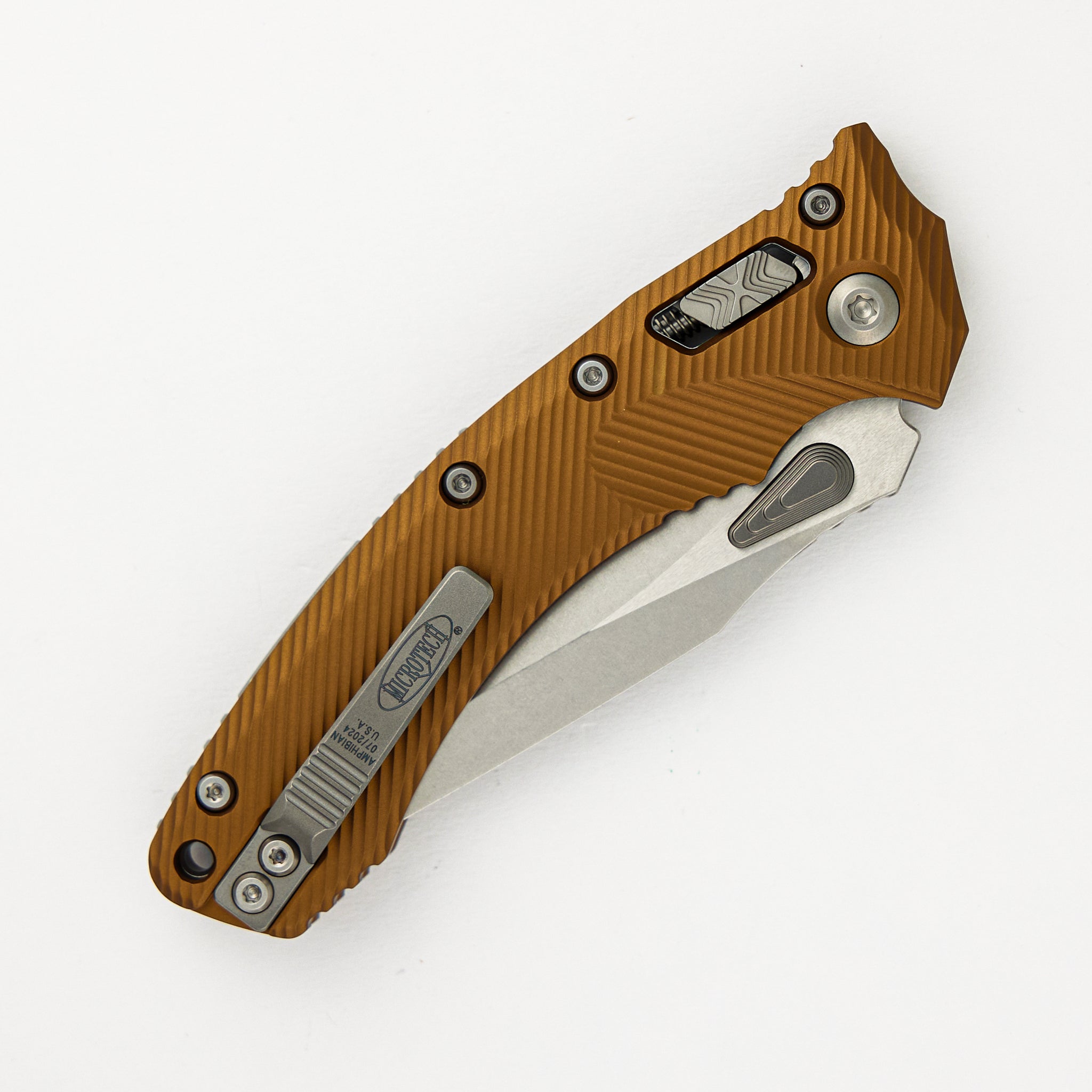 Microtech Amphibian - RAM-LOK S/E Stonewash Drop Point Standard Fluted Tan Aluminum 137RL-10FLTA