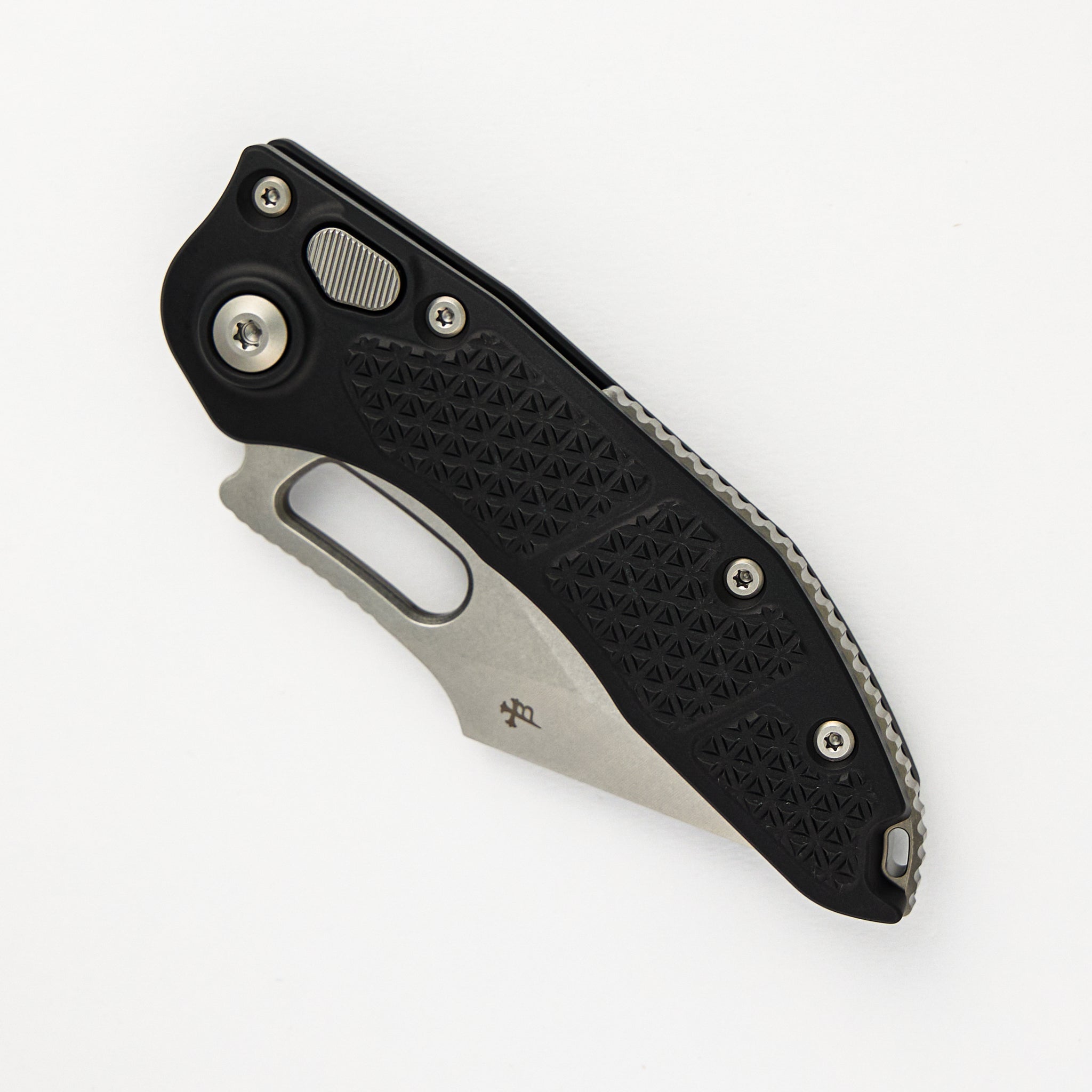 Microtech Stitch - A S/E Stonewash Full Serrated 169-12