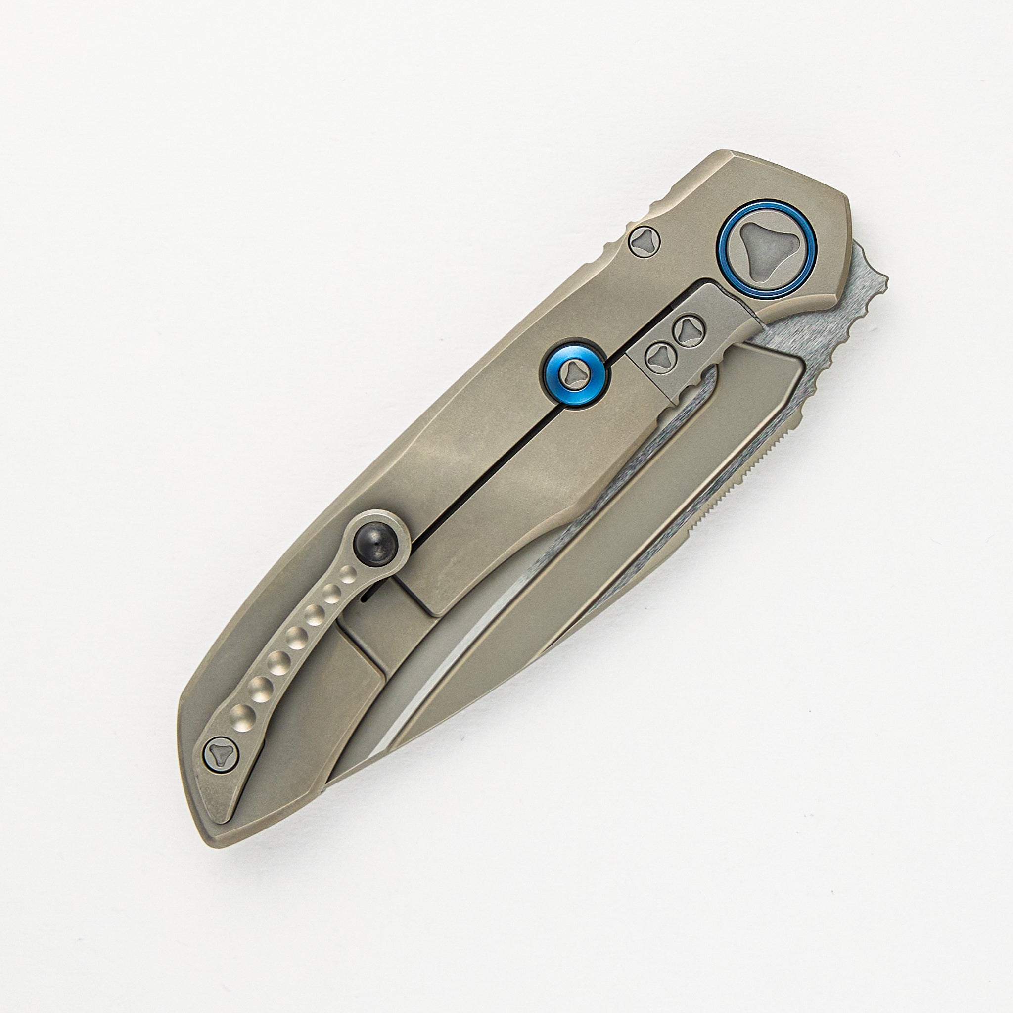 Microtech Anax – S-E Titanium Handle Bead Blast Standard Blue Titanium Pivot Collar Carbon Fiber Inlay 190C-7 CFITI