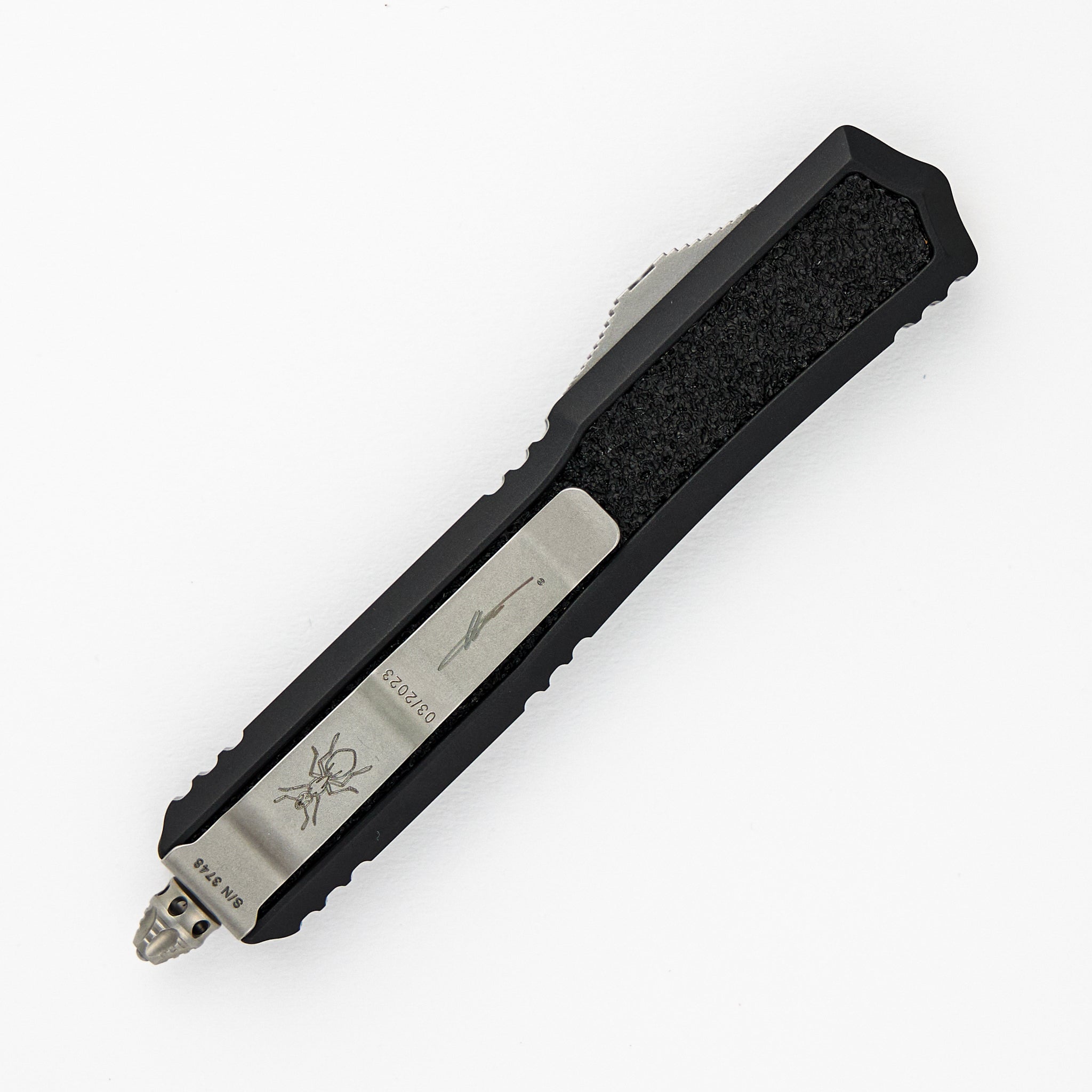 Microtech Makora D-E Signature Series Stonewash Standard Nickel Boron Internals 206-10 S