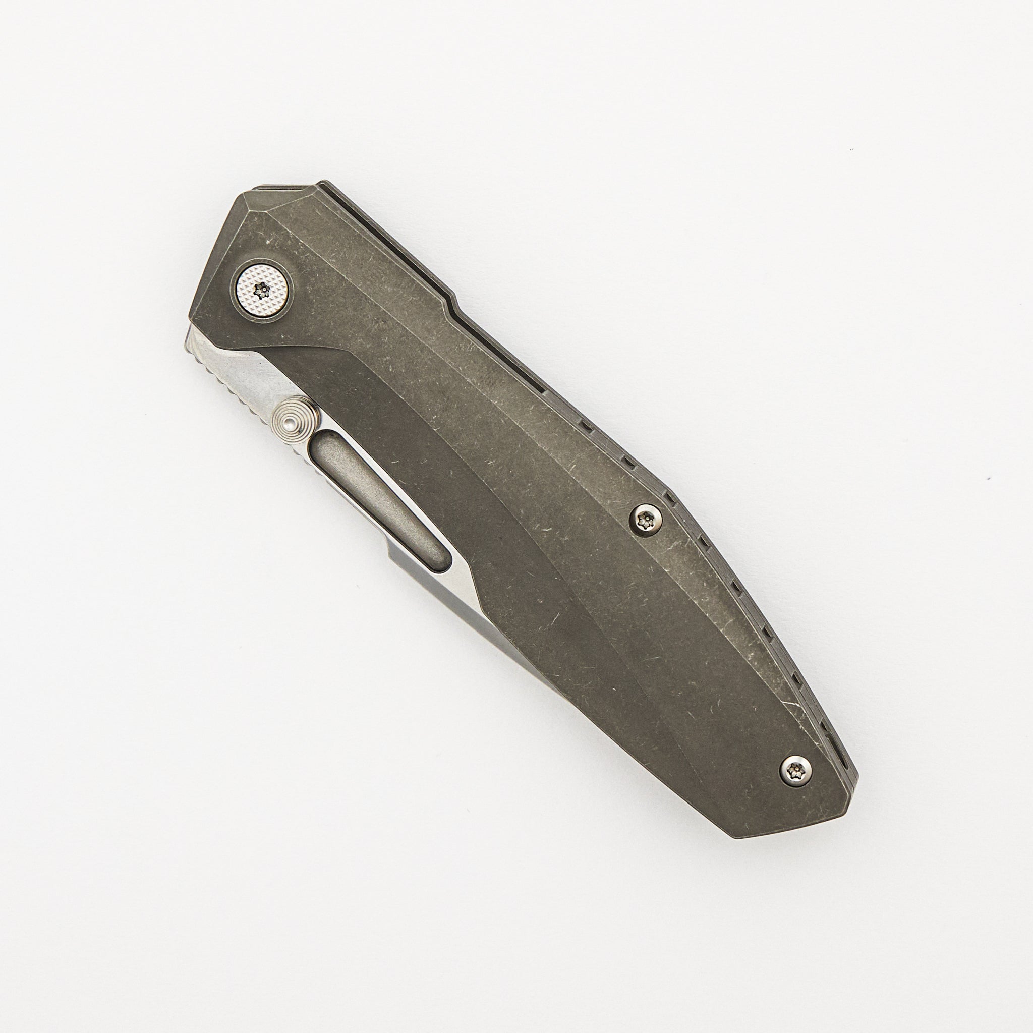 Raiden R2 - Smooth Titanium Dark Stonewash Handle - Stonewash MagnaCut Blade