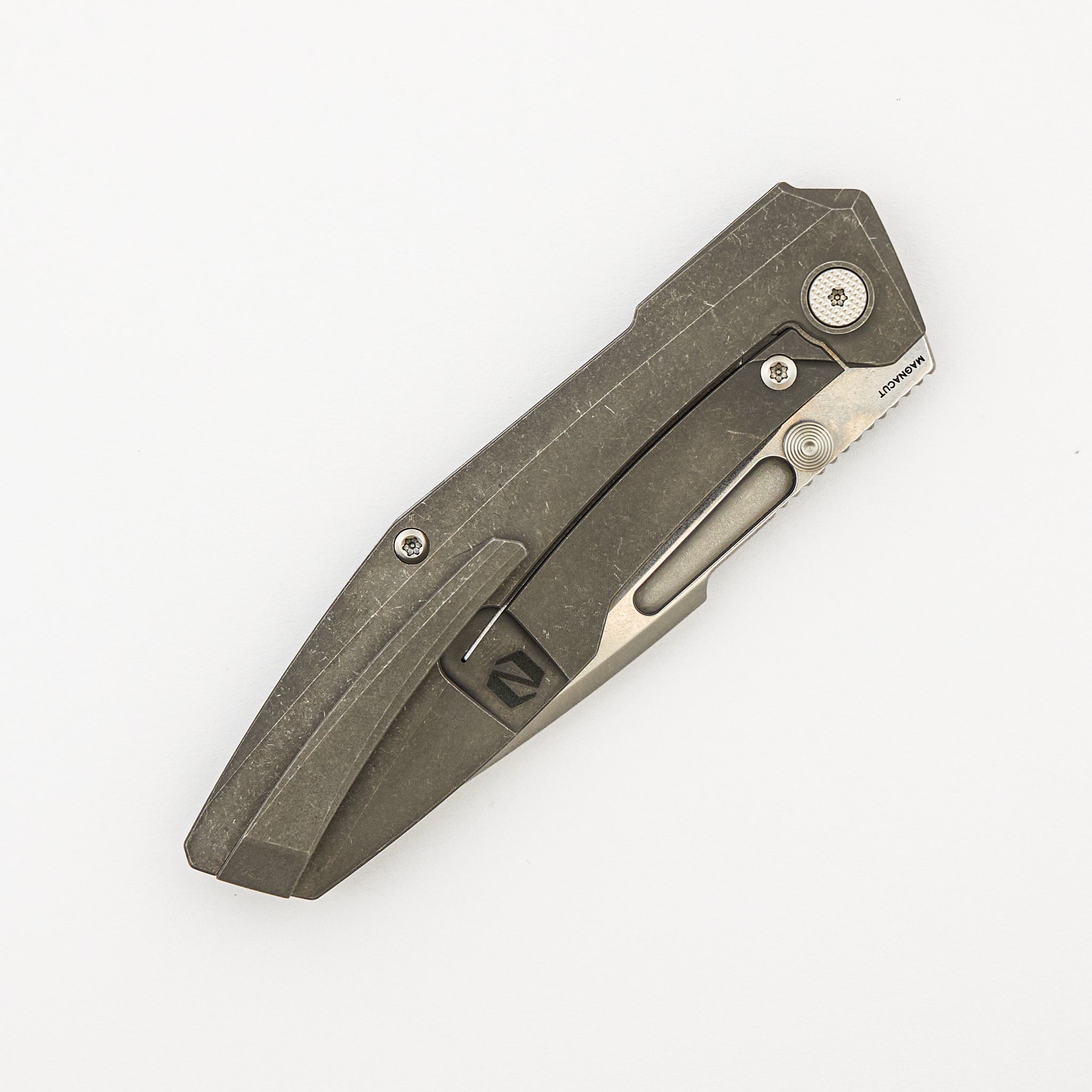 Raiden R2 - Smooth Titanium Dark Stonewash Handle - Stonewash MagnaCut Blade