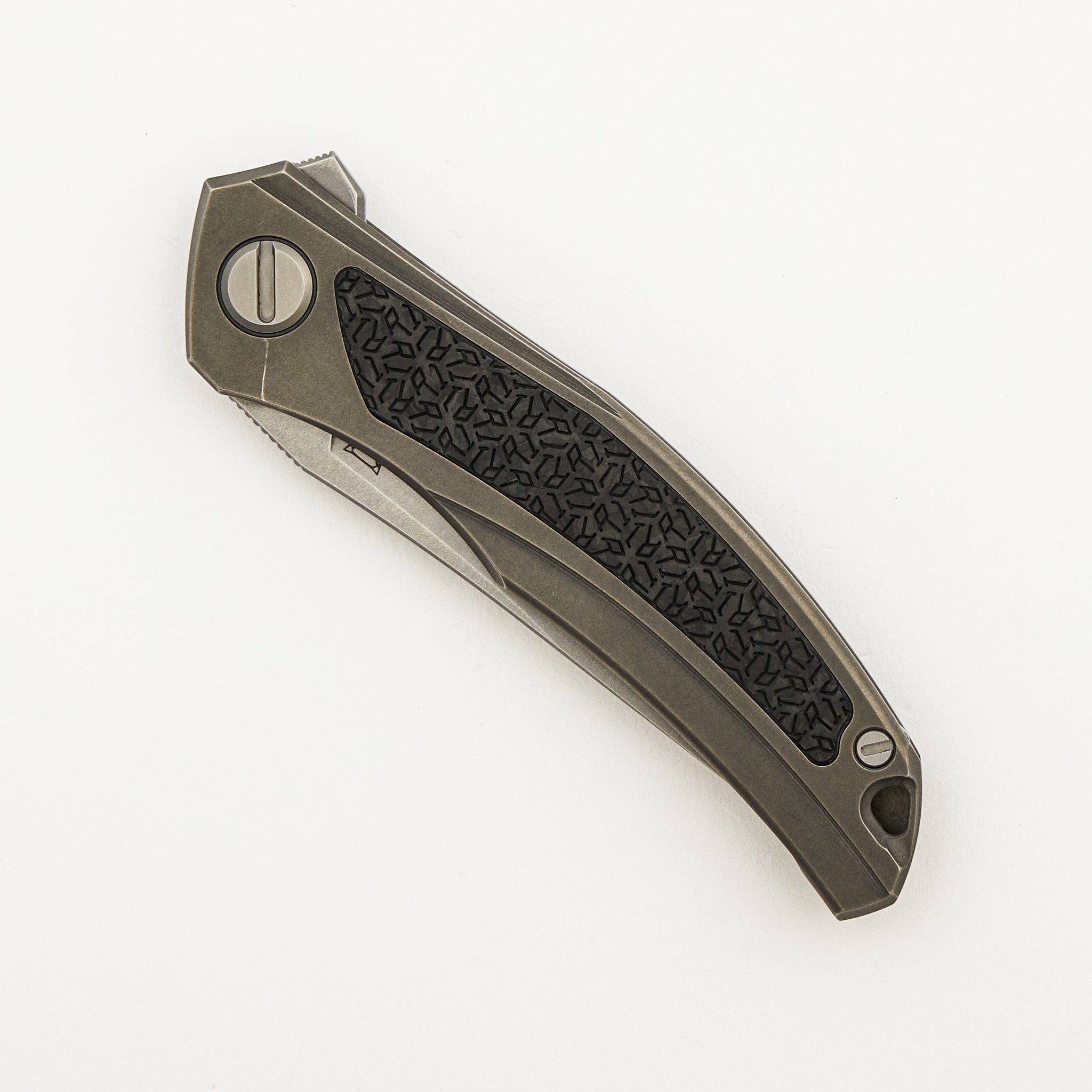 "R1 Edition" Ursus Quantum NL - Cromax PM Blade - Titanium Handle - R1 Pattern Carbon Fiber Inlay - MRBS