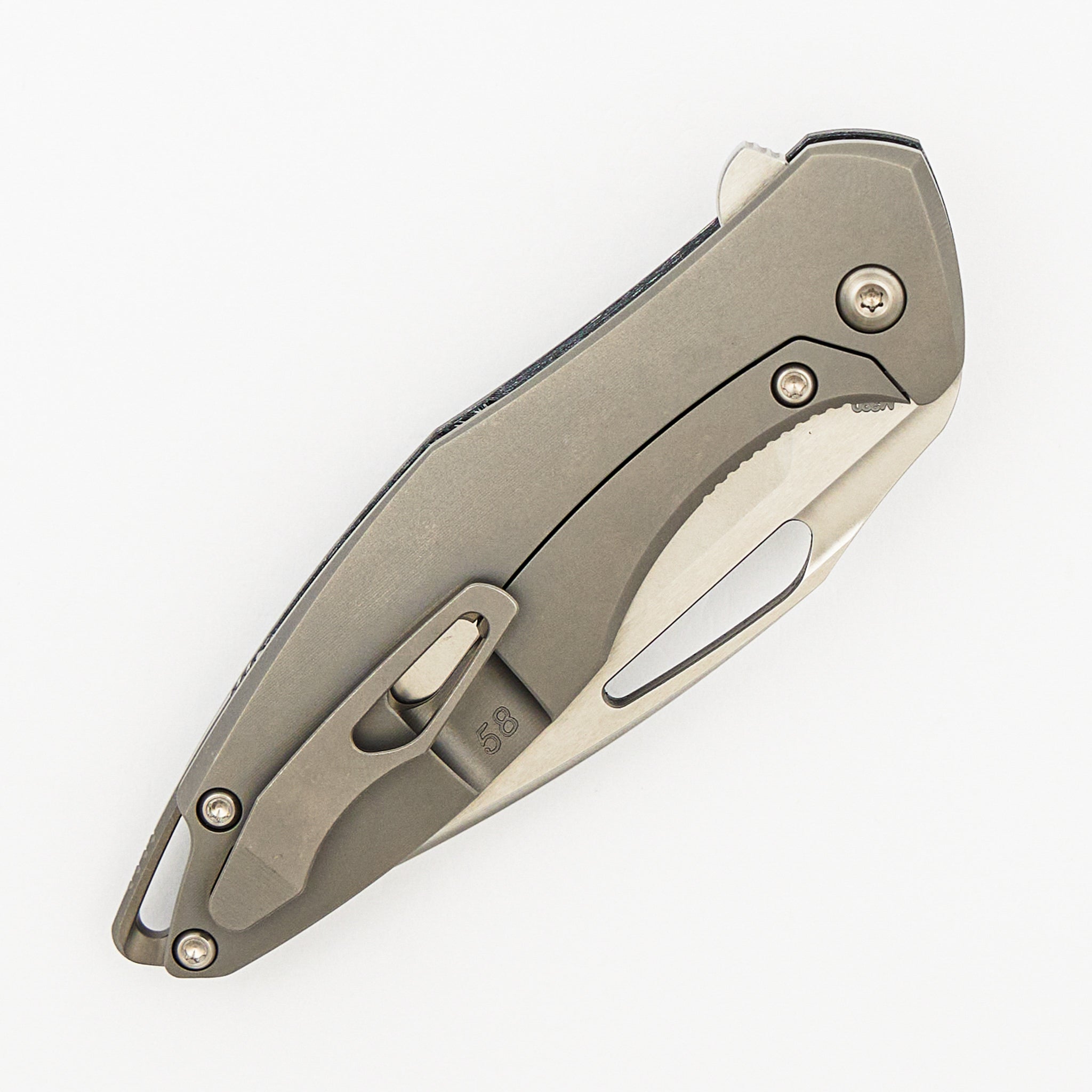 Mini Arius - Smooth White CarboTi Handle - Brightwashed W/ Polished Flats M390 Blade