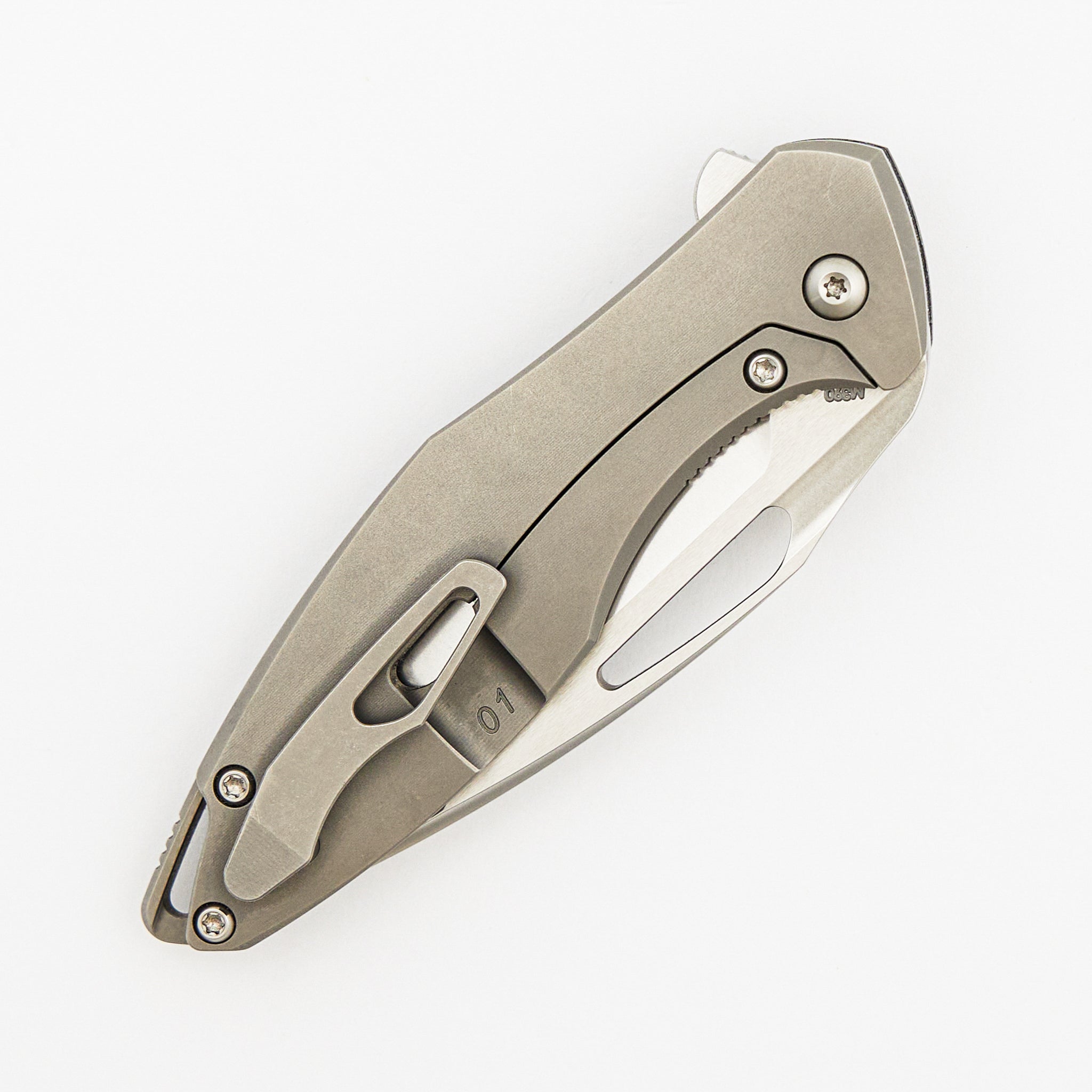 Mini Arius - Smooth White CarboTi Handle - Brightwashed W/ Polished Flats M390 Blade