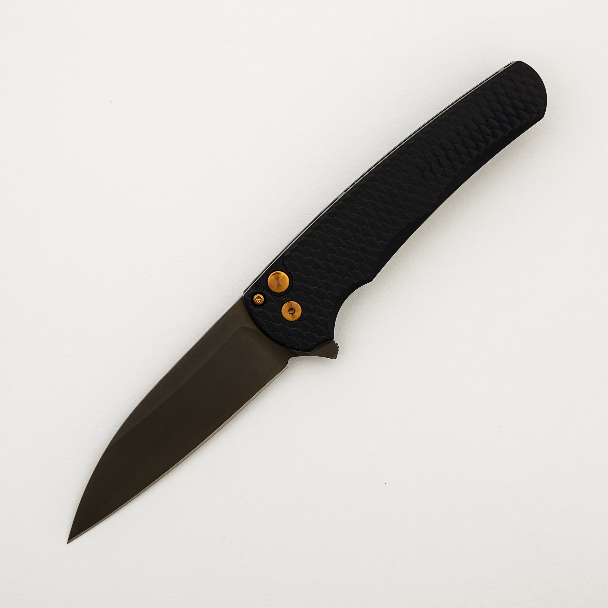Malibu Flipper - 5336-LTD SG RGH - Black "Dragon Scale" Handle - Smokey Grey Wharncliffe MagnaCut Blade