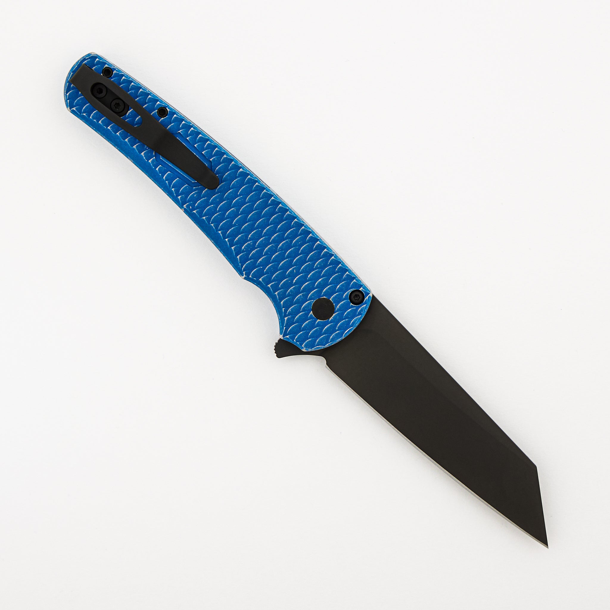 Malibu Flipper - 5436-BW Blue LTD - Blue Battleworn "Dragon Scale" Textured Handle - DLC Black MagnaCut Reverse Tanto Blade