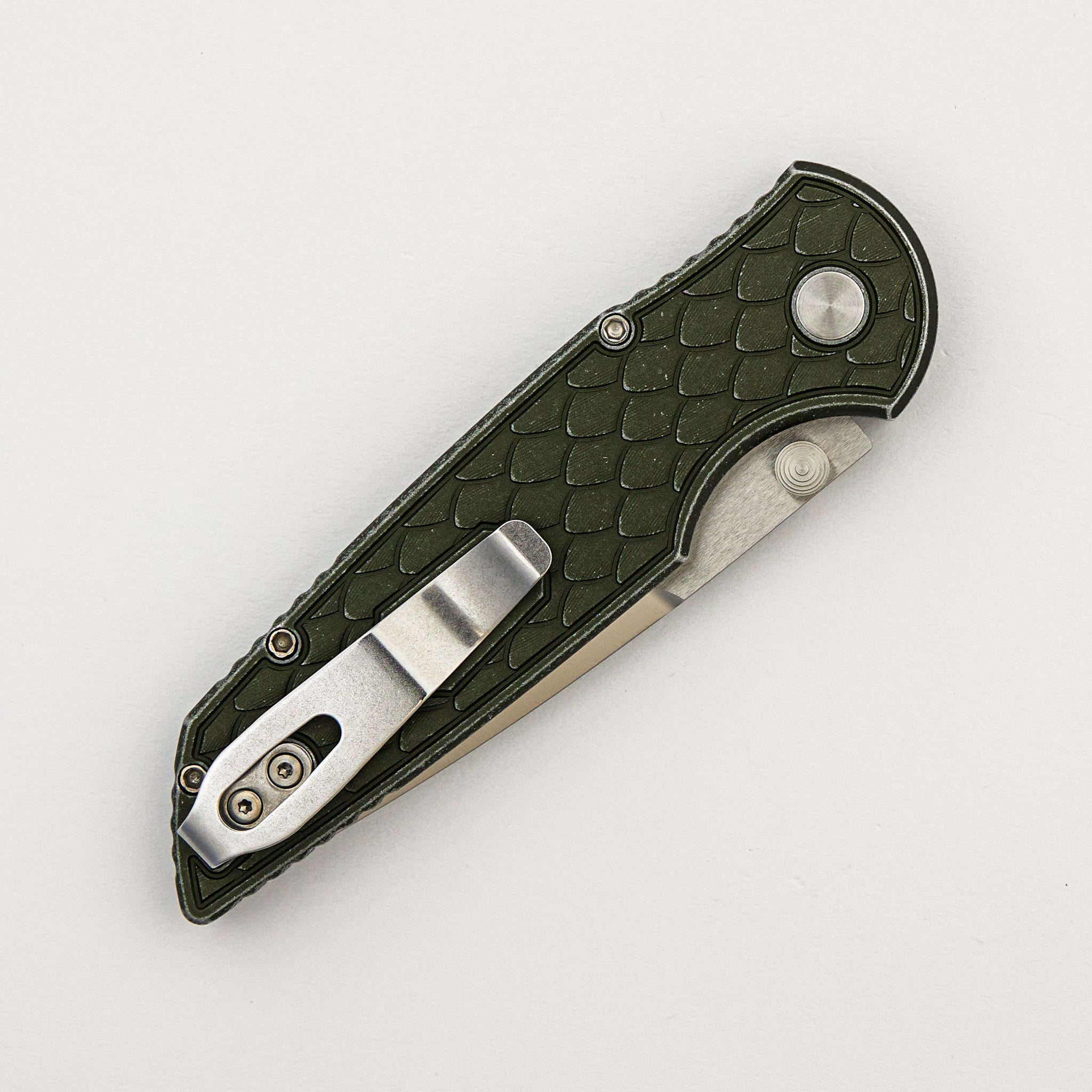 TR-3 Integrity - INT1105-LTD BW REPTILE Green - Battleworn "Reptile" Texture Green Handle - Machine Satin MagnaCut Blade - Pearl