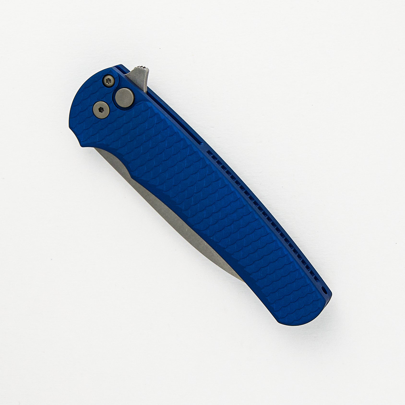 Pro-Tech Knives Malibu Flipper – Blue "Dragon Scale" Aluminum Handle – Stonewash Wharncliffe MagnaCut Blade 5335-BLUE