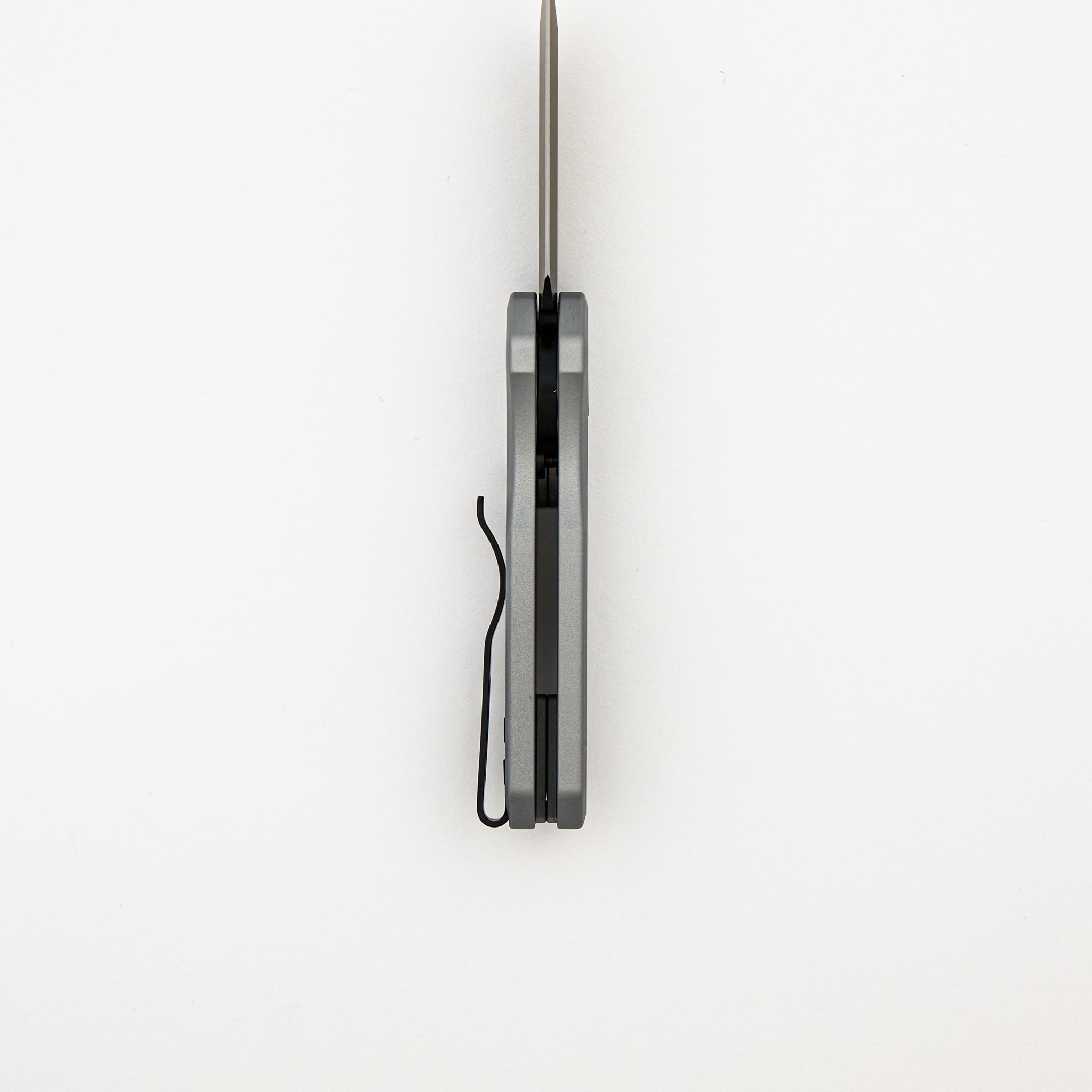 Runt 5 - R5203-GREY NEXUS - "NEXUS" Grey Textured Handle - DLC Black 20-CV Reverse Tanto Blade