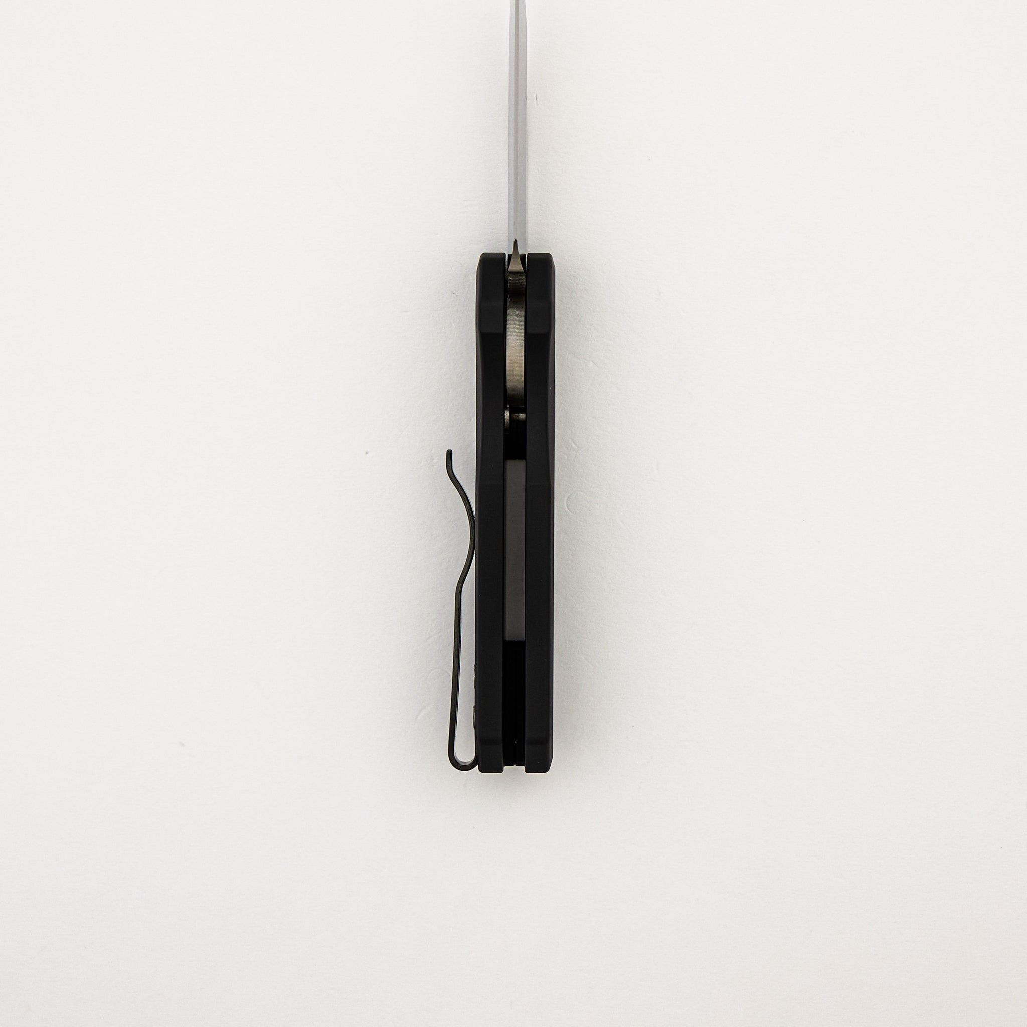 Runt 5 - R5300-LTD - Smooth Black Handle - Machine Satin MagnaCut Wharncliffe Blade