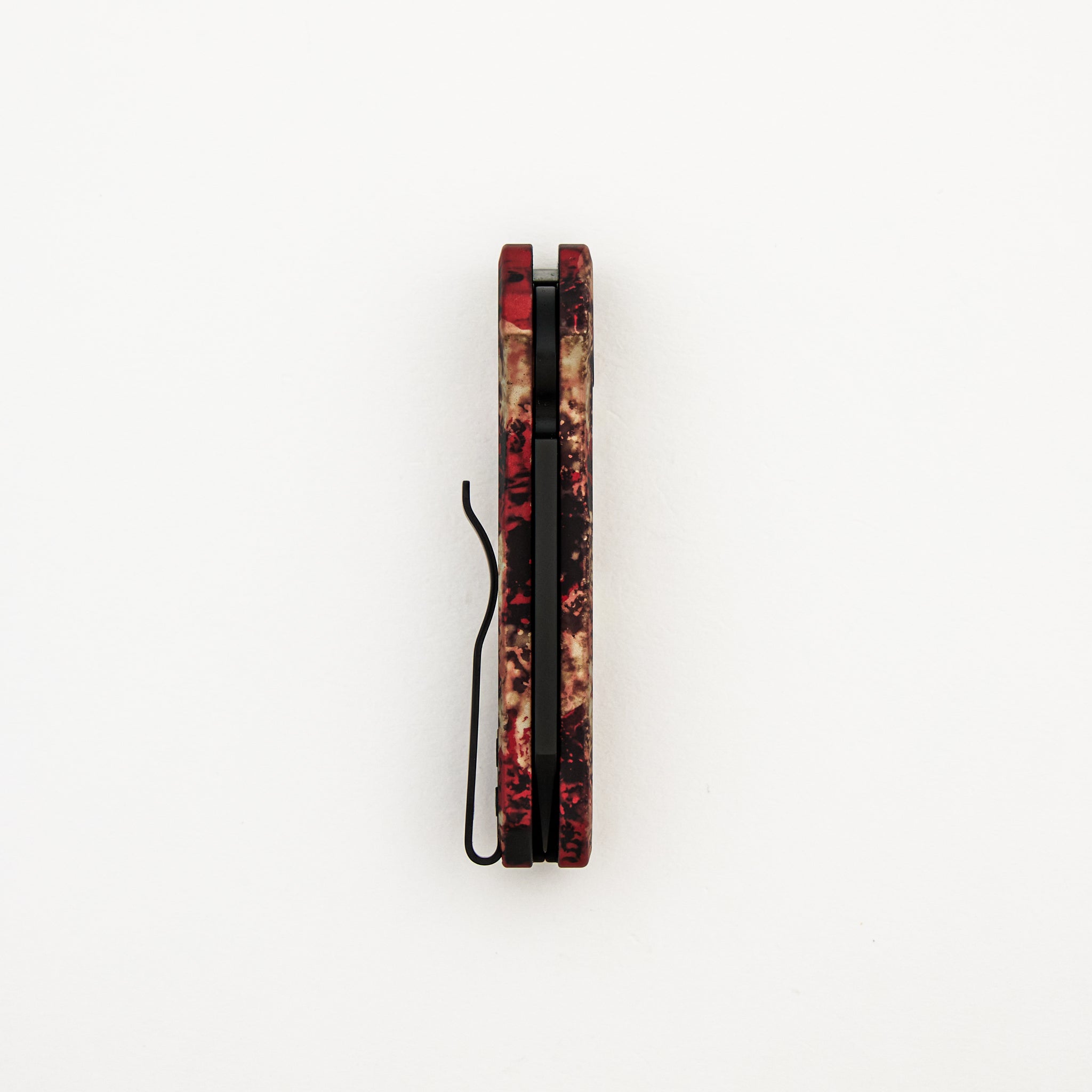 Runt 5 – R5403-CTC - "Crimson Tiger Camo" Anodized Handle - DLC Black MagnaCut Reverse Tanto Blade - Black Lip Pearl Button