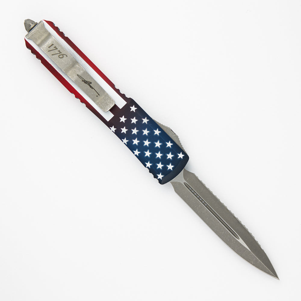 MICROTECH ULTRATECH – D-E Signature Series – Blade Show 2023 – USA Flag – Apocalyptic Full Serrated 122-12 APFLAGS
