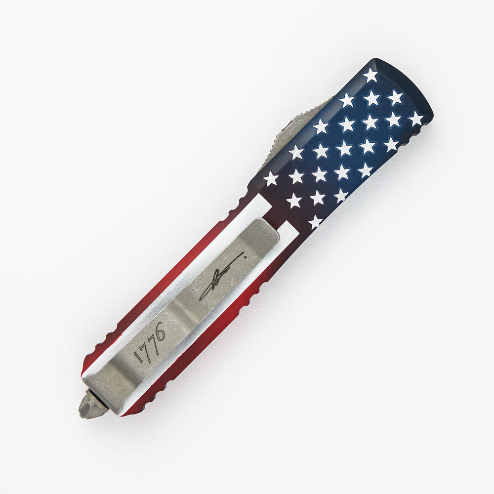 MICROTECH ULTRATECH – D-E Signature Series – Blade Show 2023 – USA Flag – Apocalyptic Full Serrated 122-12 APFLAGS