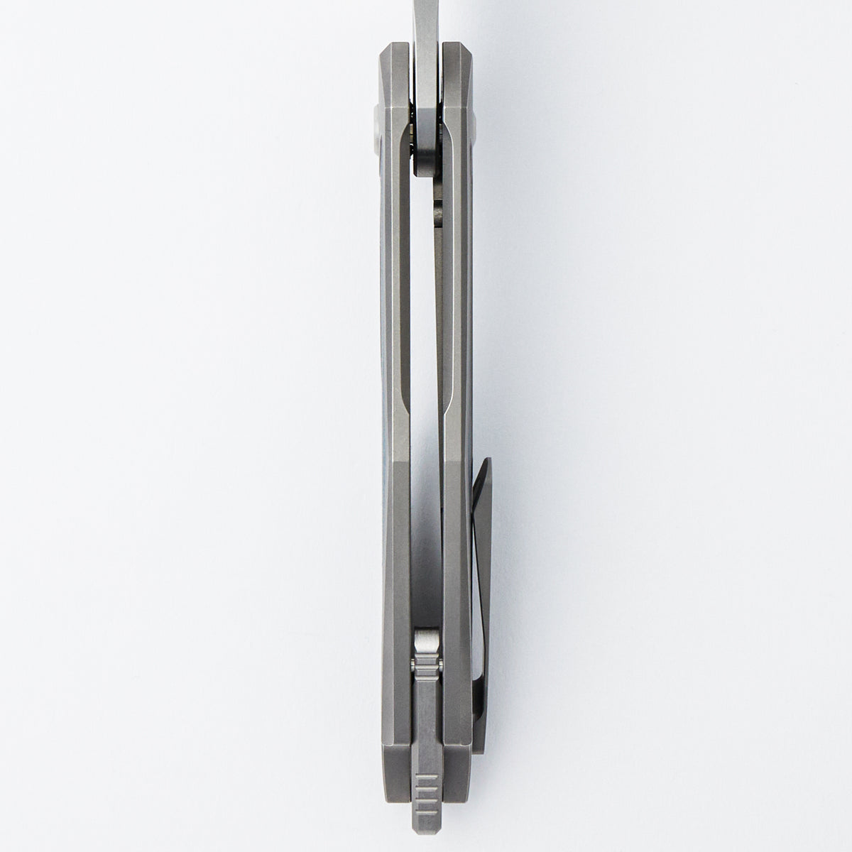 Arius - Smooth Titanium Handle W/ Ocean Blue CarboTi Inlays - Silver Hardware - Brightwashed W/ Polished Flats M390 Blade