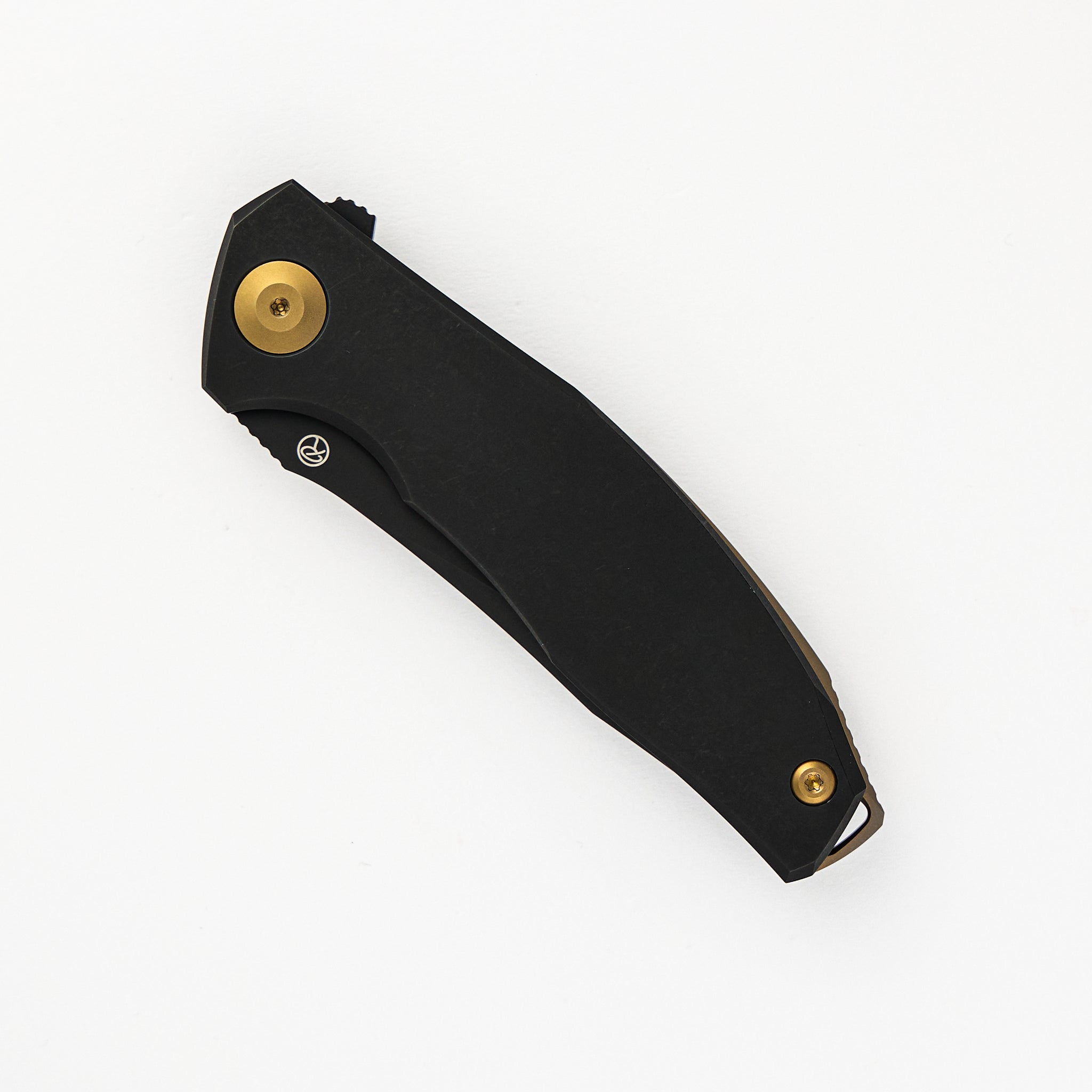 Reconnaissance Adzin Flipper – PVD M390 Blade – PVD Titanium Handle W/ Bronze Accents