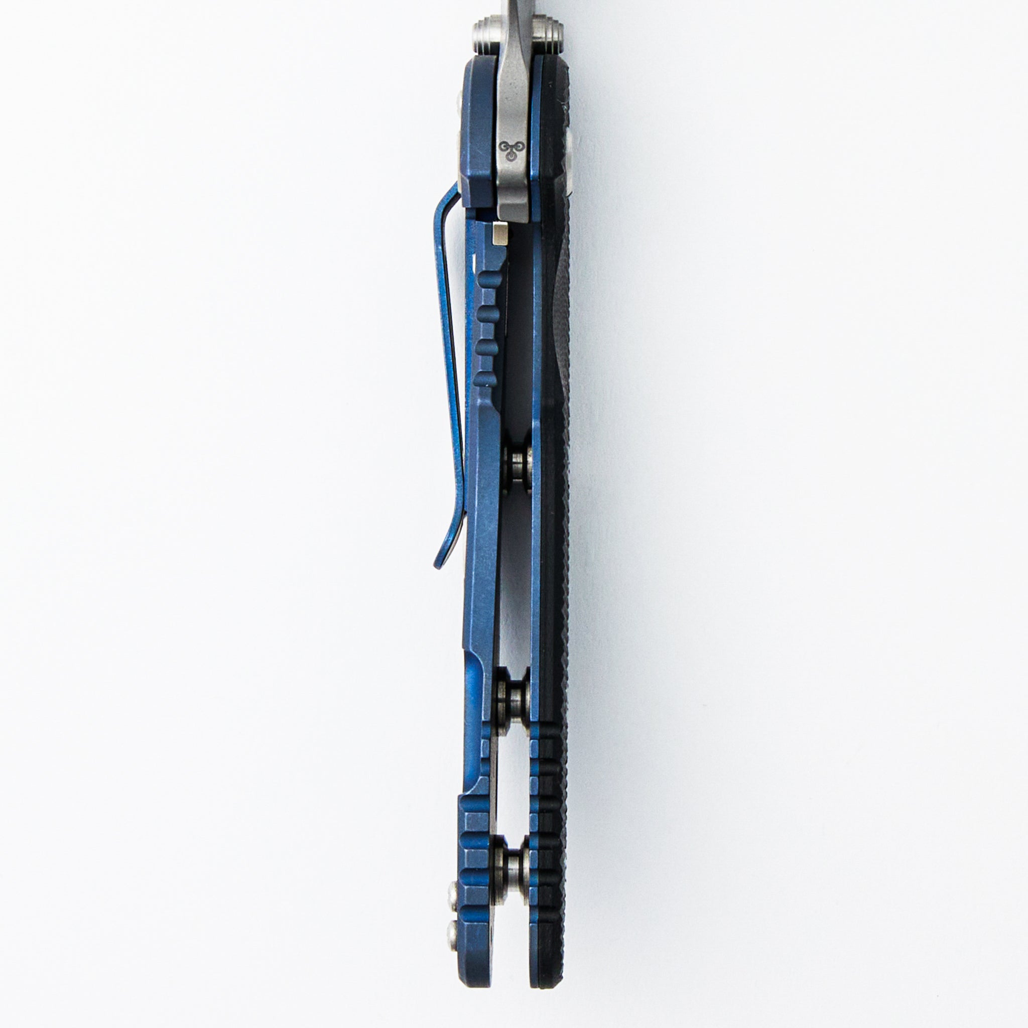 XM-18 3.5″ - MagnaCut Recurve - Non Flipper - Tri-Way - Battle Blue - Black G10