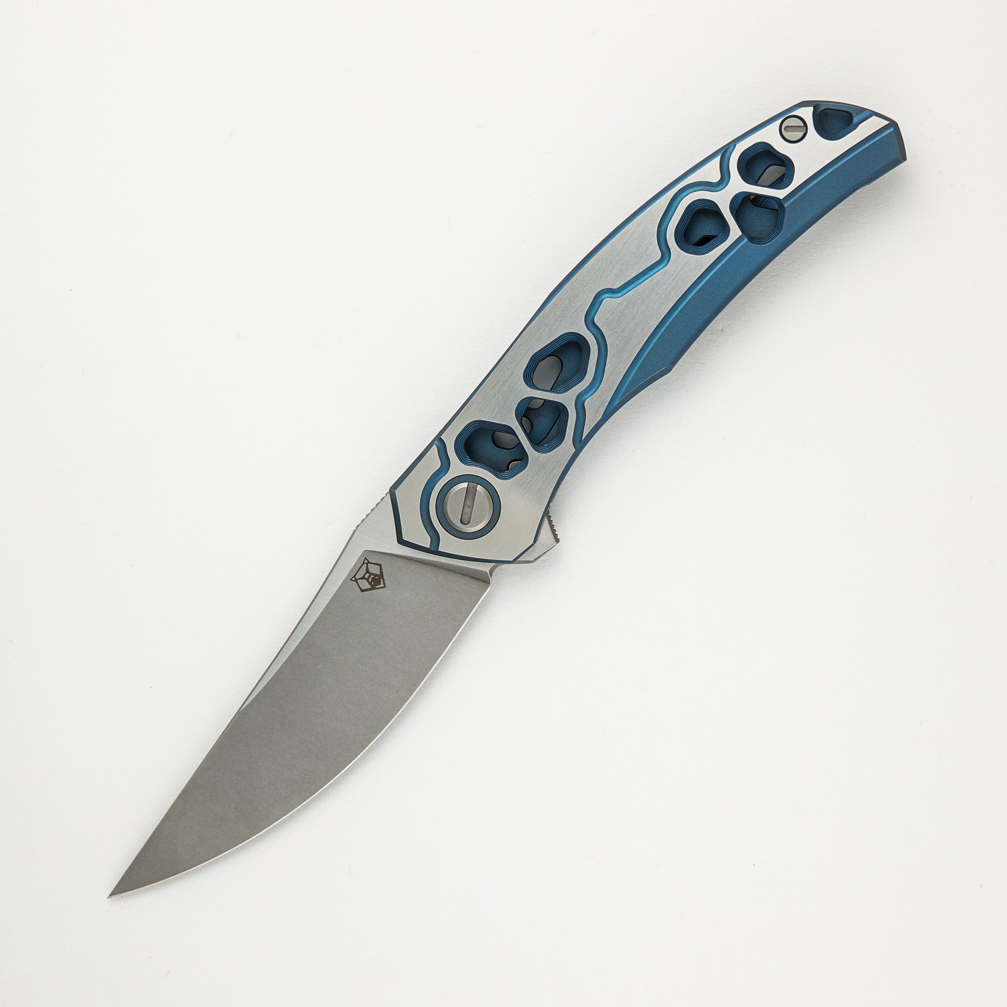 Shirogorov Knives / Alexey Konygin Quantum “Cybonic Plague” – Cromax PM Blade - Satin/Blue – MRBS