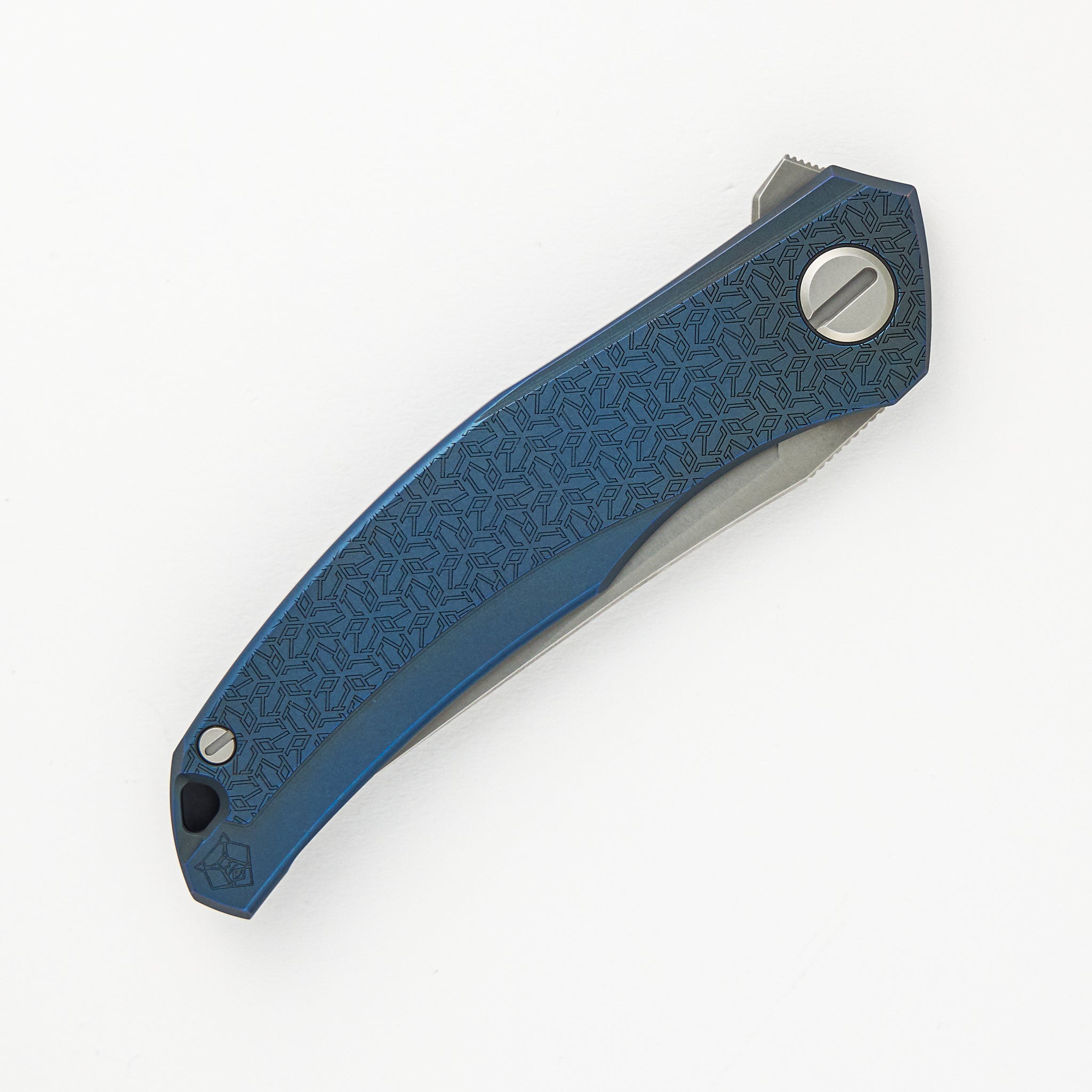 Shirogorov Quantum R1P Lefty – Blue Titanium Handle – Cromax PM – MRBS