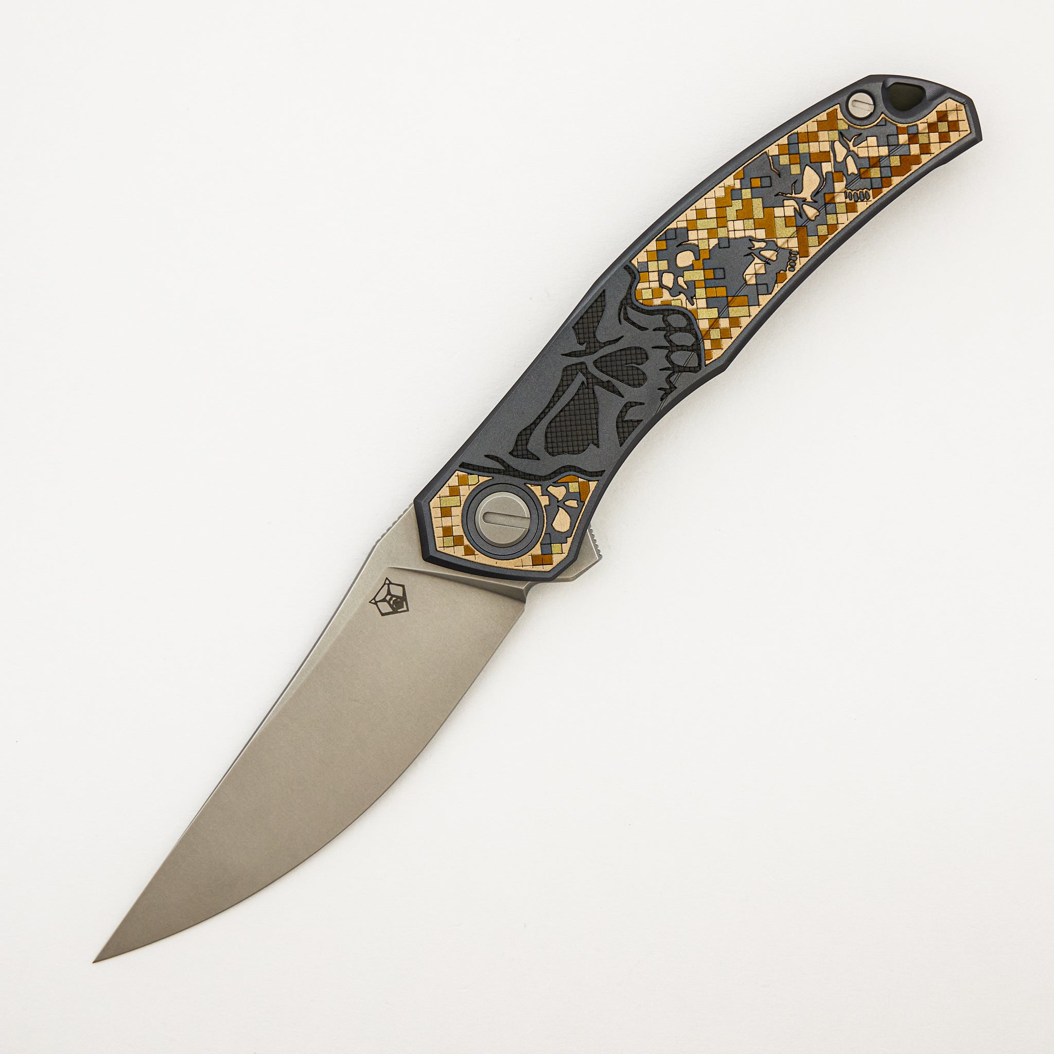 Ti2 Design Finish Quantum Black Hula/Bronze Lazano “Pixelated Skull” – Cromax PM Blade – MRBS