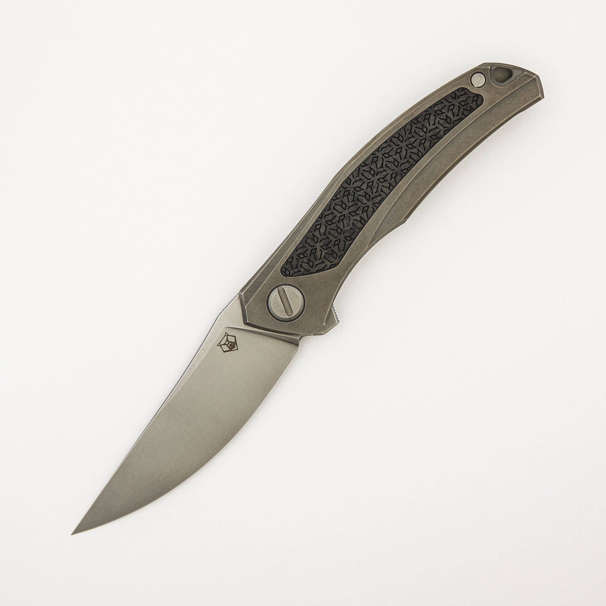 "R1 Edition" Ursus Quantum NL - Cromax PM Blade - Titanium Handle - R1 Pattern Carbon Fiber Inlay - MRBS