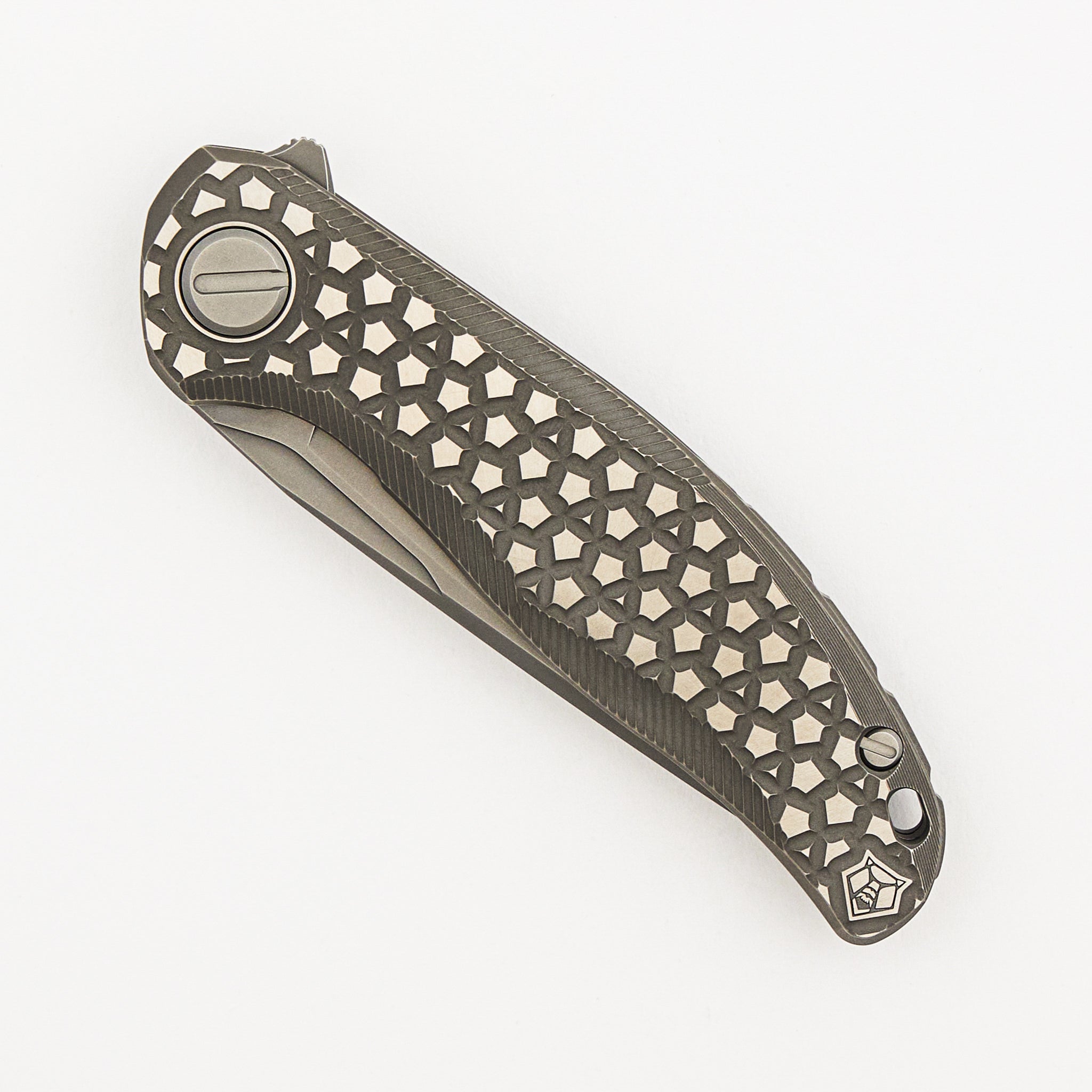 Stellar Bear Pattern – Titanium Handle – M390 Blade – MRBS